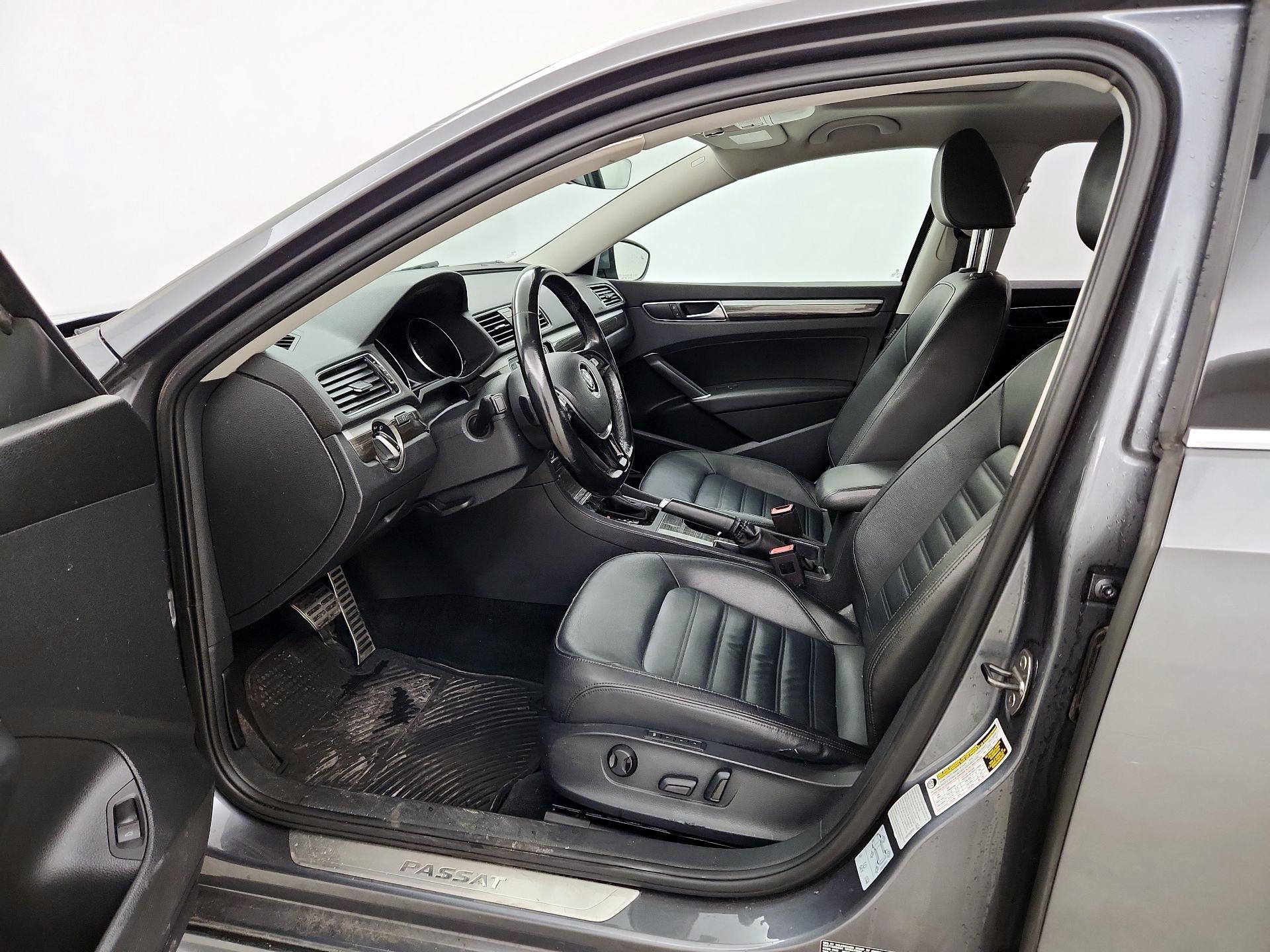 Thumbnail: 2018 Volkswagen Passat - 9