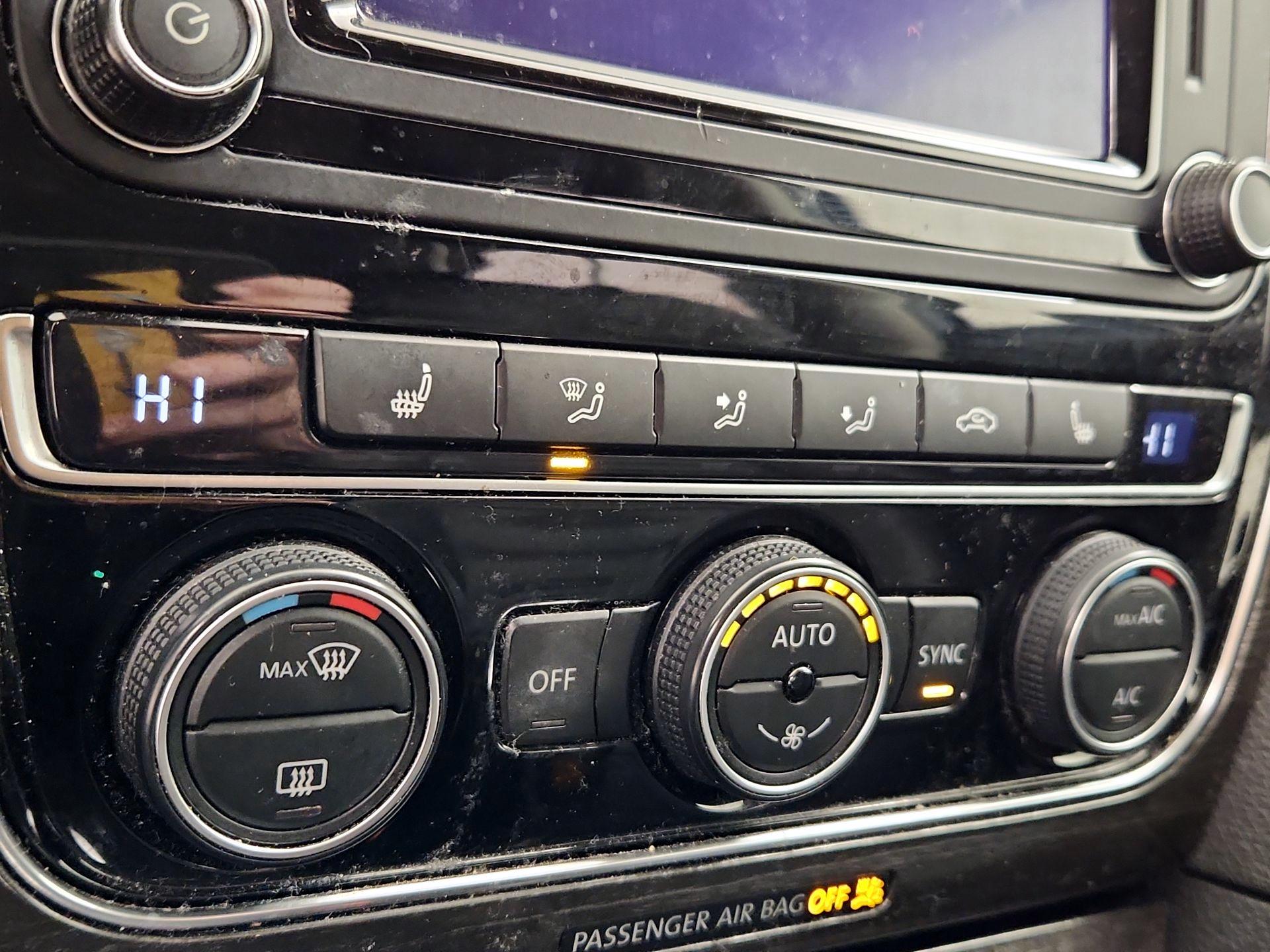 Thumbnail: 2018 Volkswagen Passat - 15