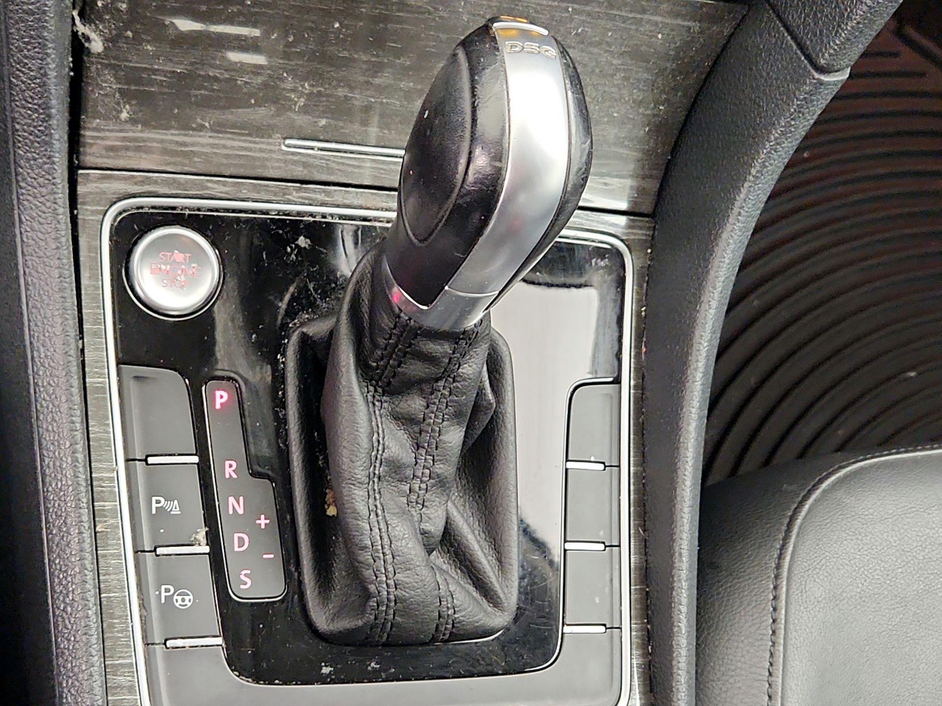 Thumbnail: 2018 Volkswagen Passat - 16