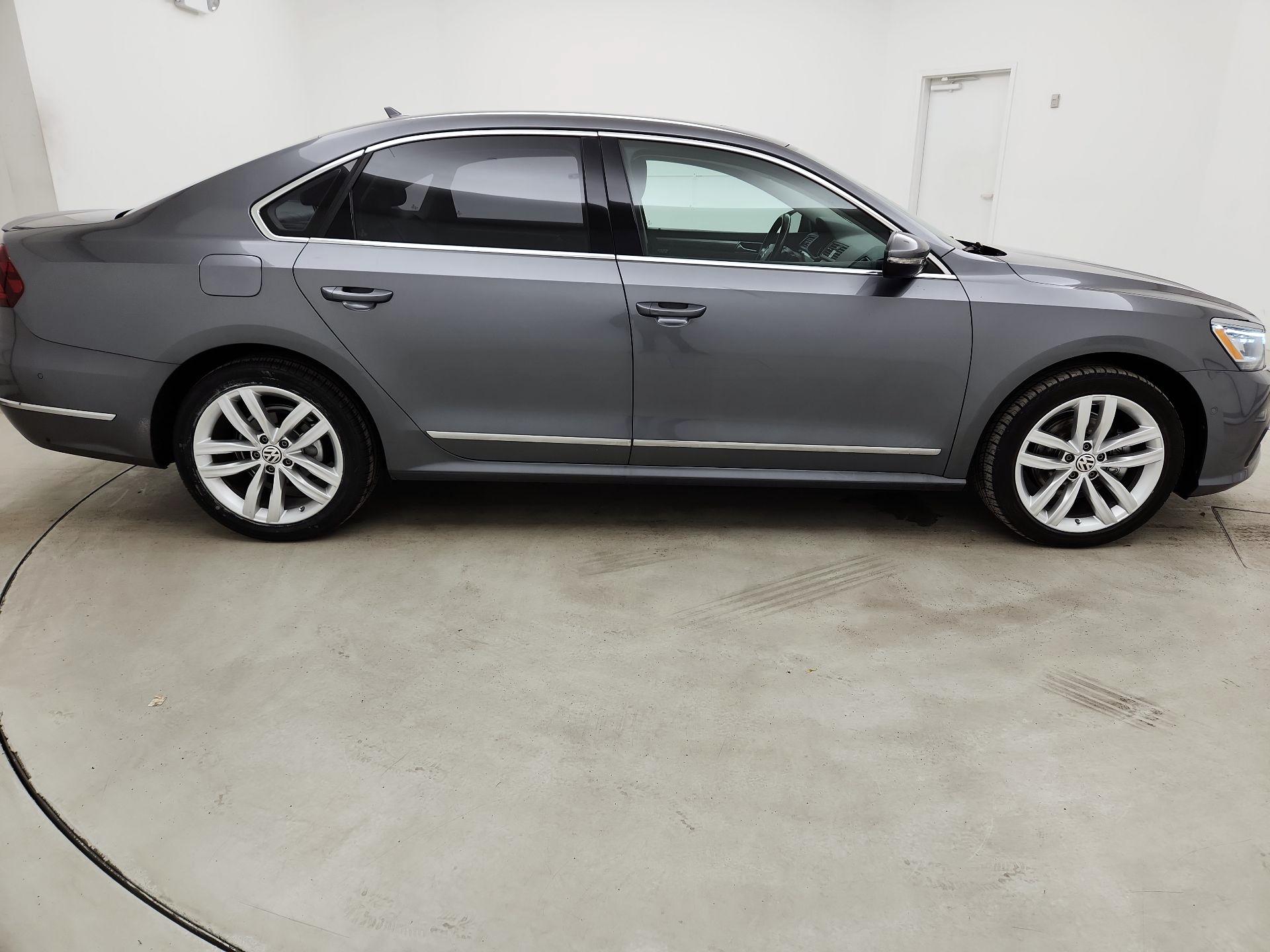 Thumbnail: 2018 Volkswagen Passat - 4