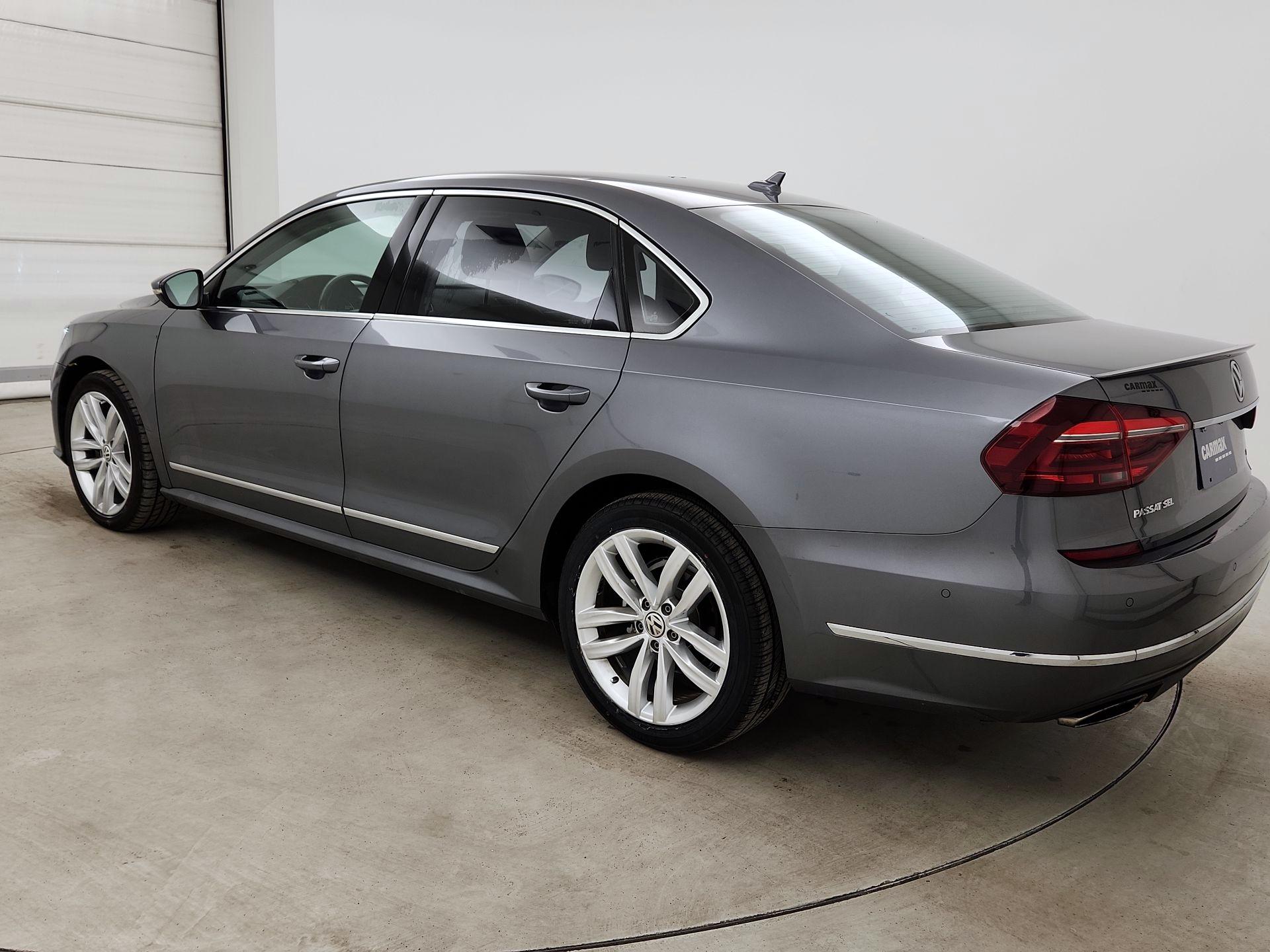 Thumbnail: 2018 Volkswagen Passat - 7