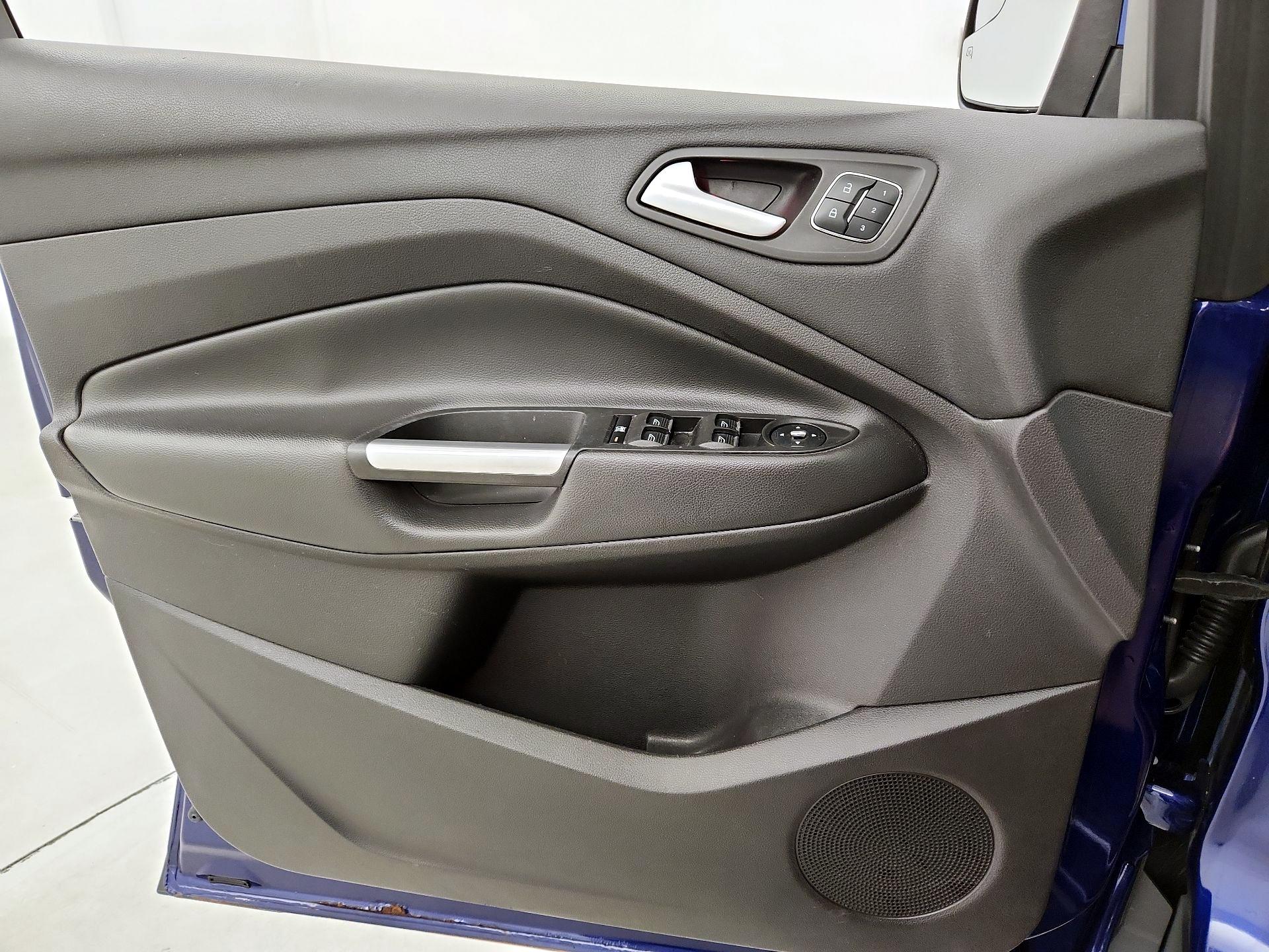 Thumbnail: 2015 Ford Escape - 12