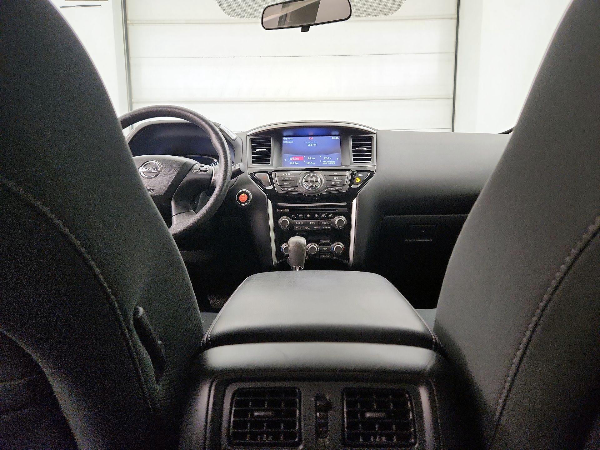 Thumbnail: 2019 Nissan Pathfinder - 9