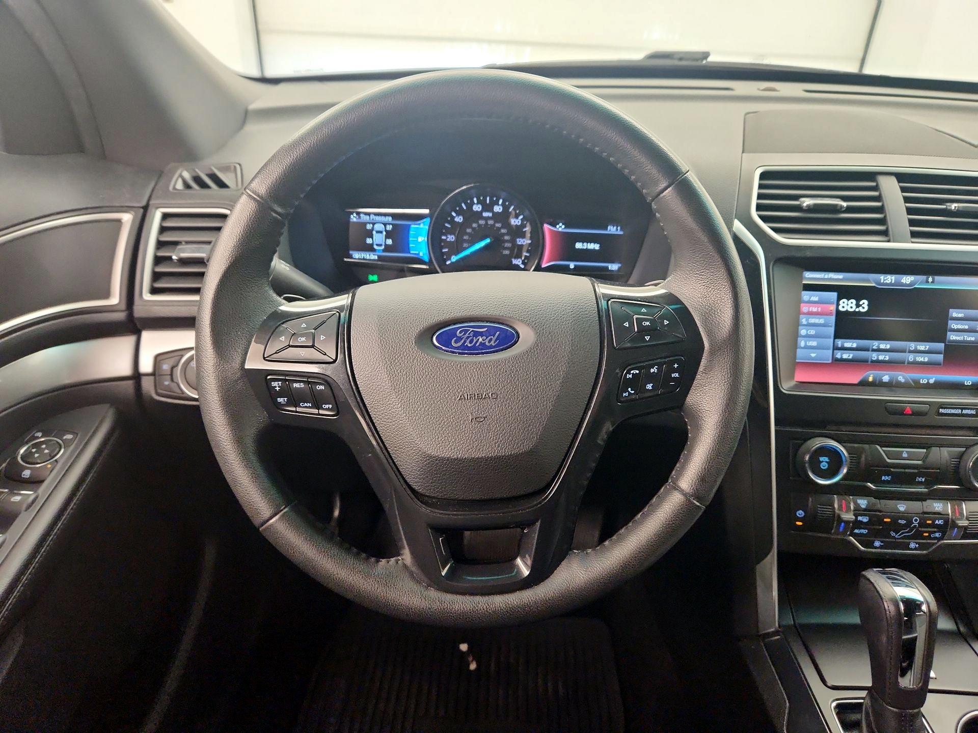 Thumbnail: 2016 Ford Explorer - 10