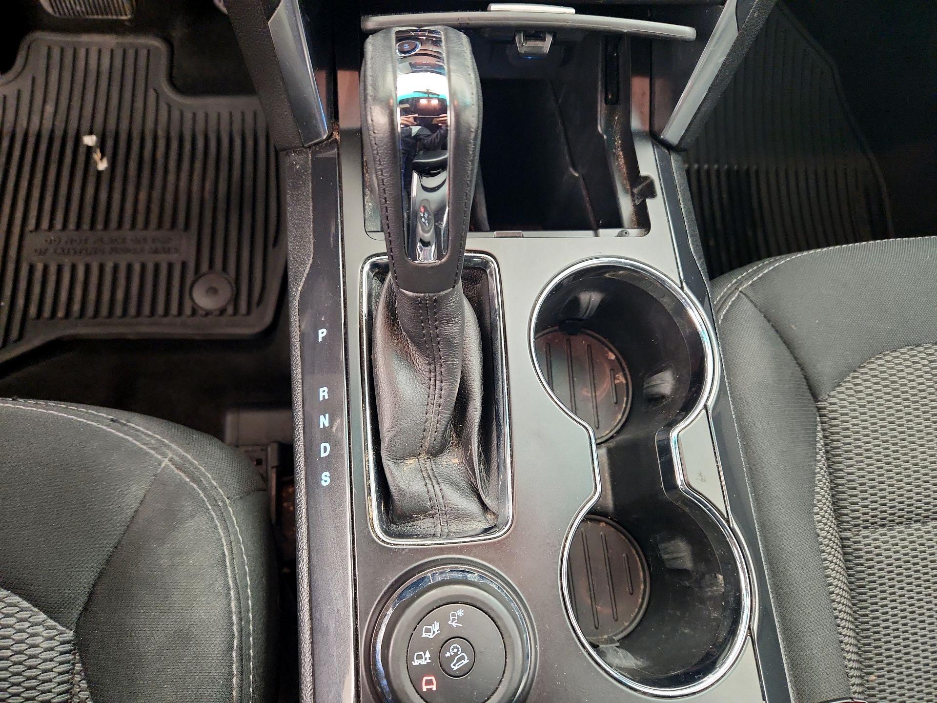 Thumbnail: 2016 Ford Explorer - 17