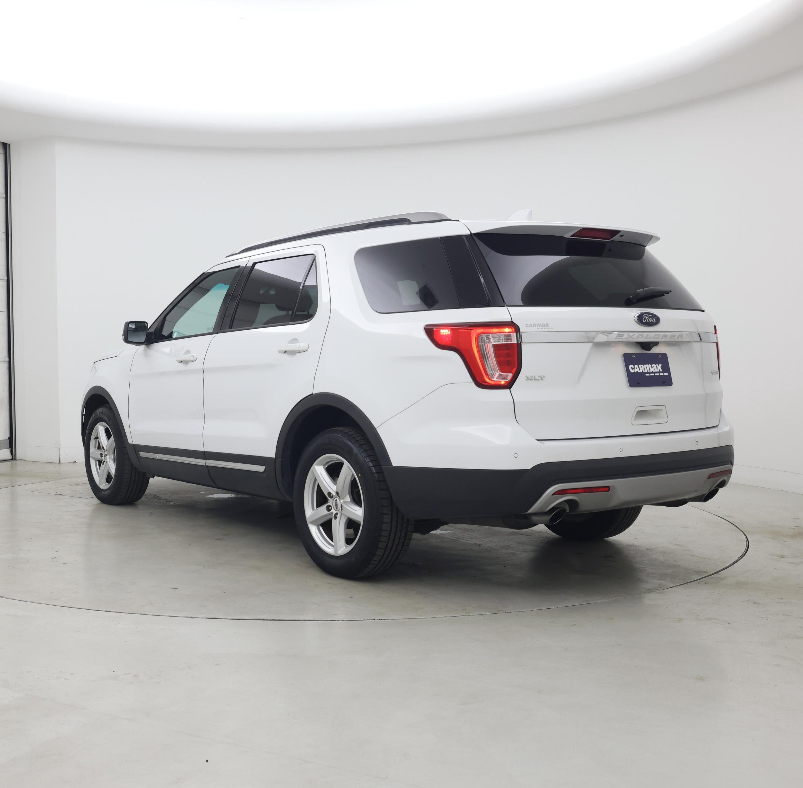 Thumbnail: 2016 Ford Explorer - 2