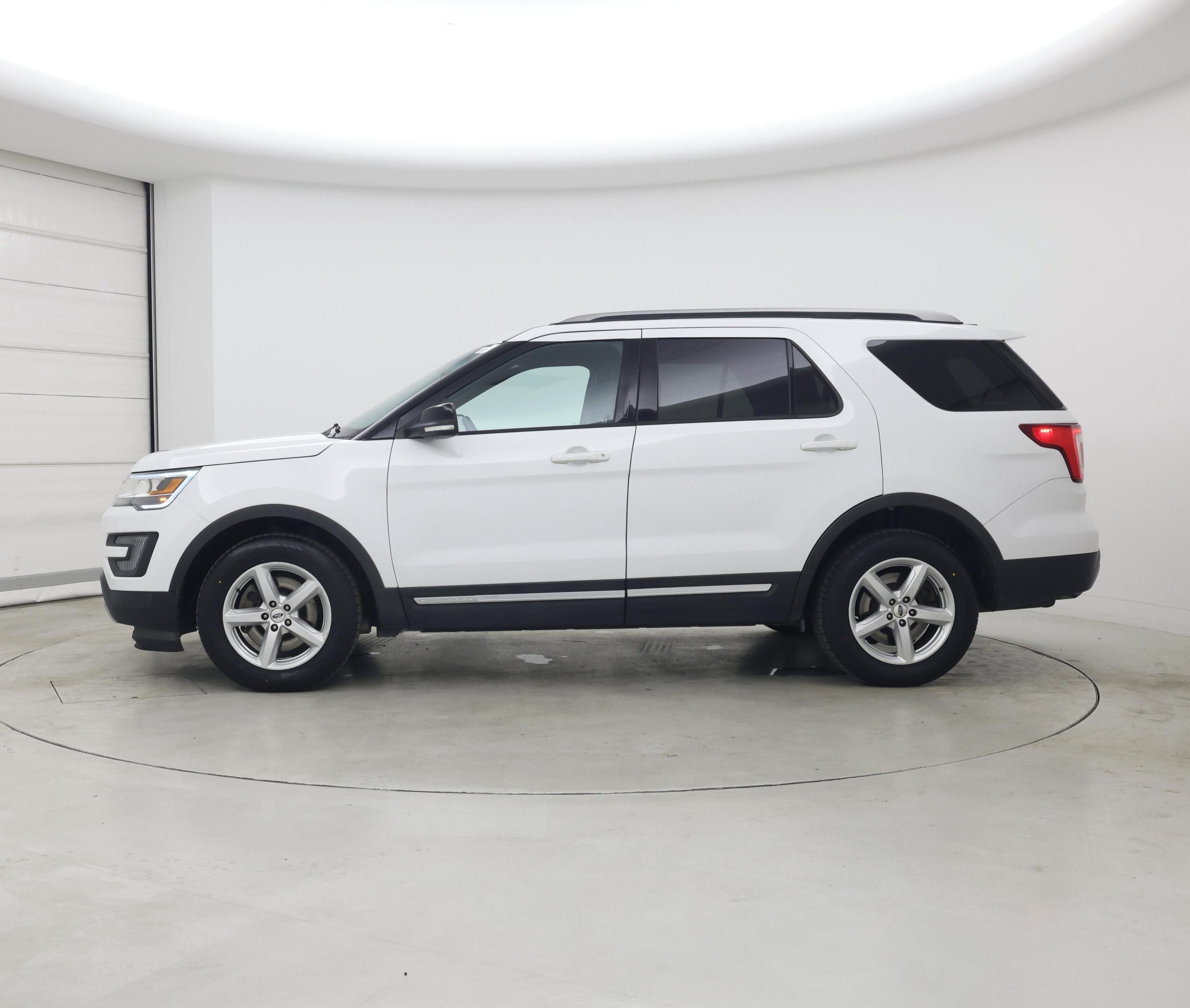 Thumbnail: 2016 Ford Explorer - 3