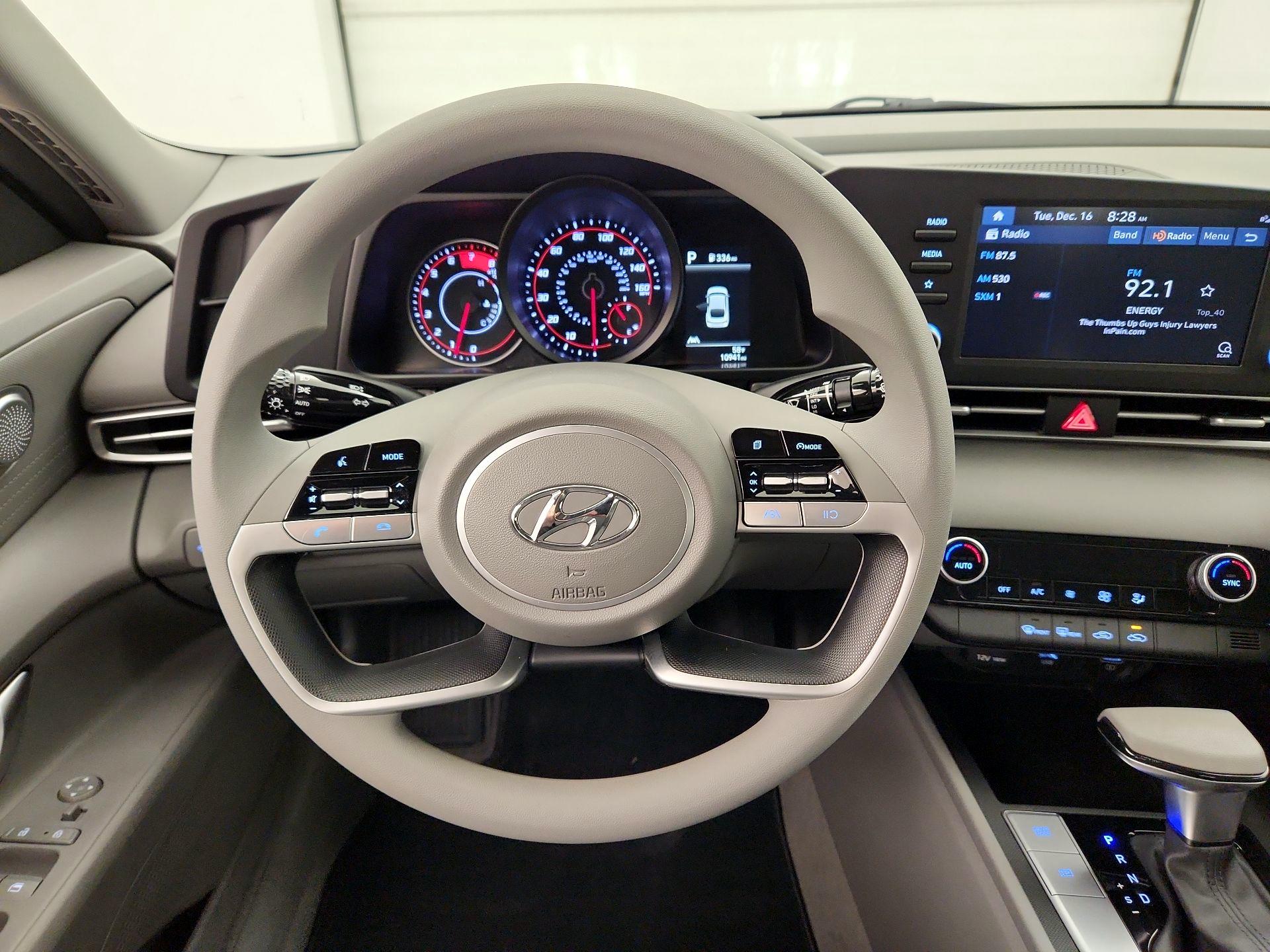 Thumbnail: 2023 Hyundai Elantra - 10