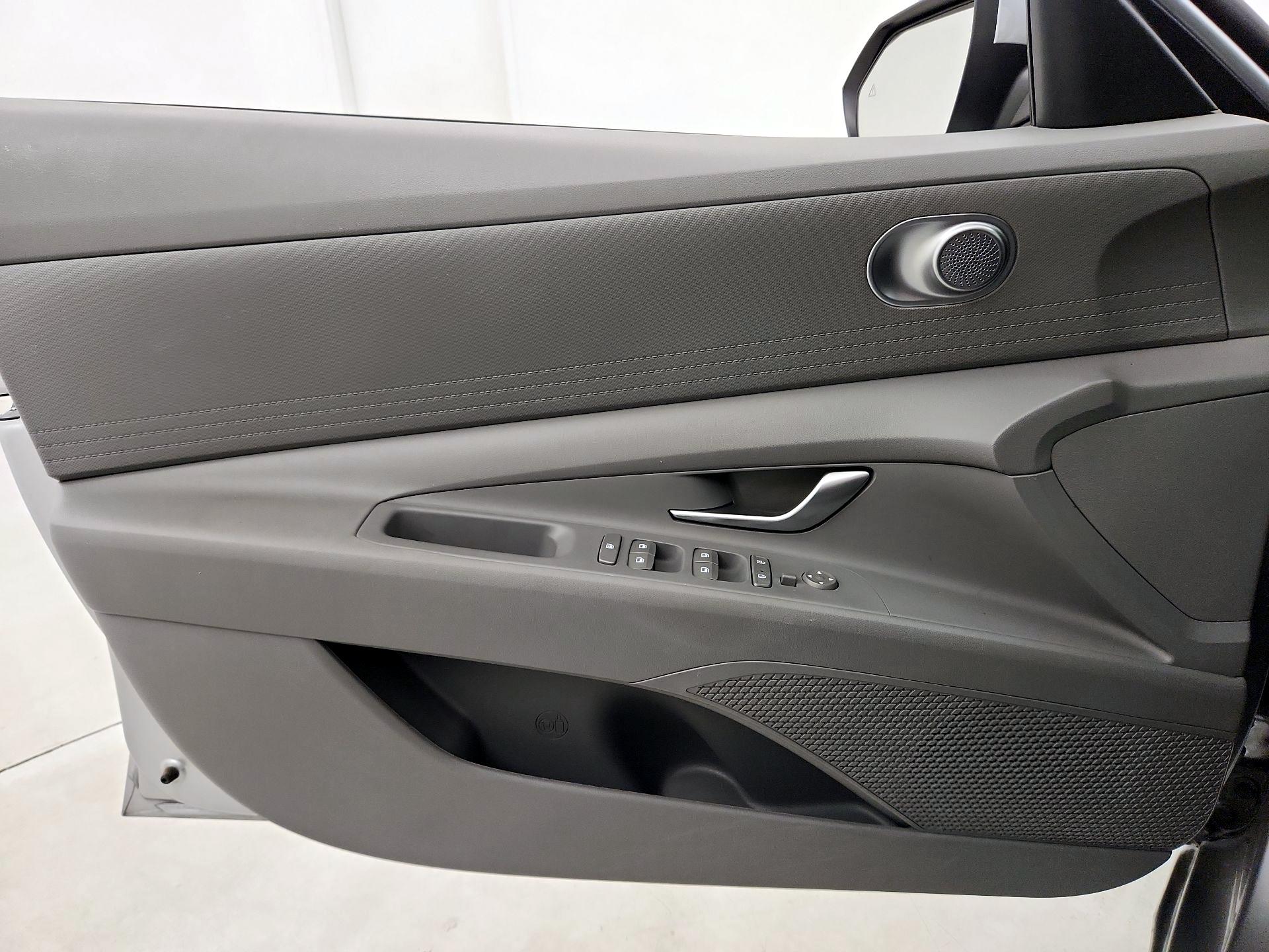 Thumbnail: 2023 Hyundai Elantra - 12