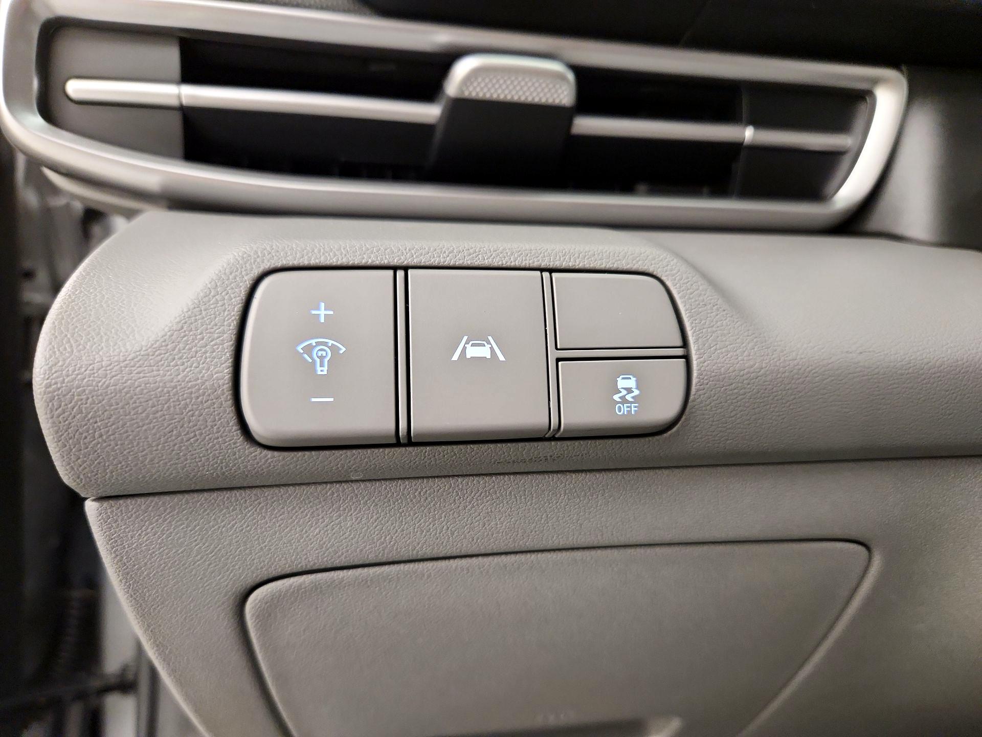 Thumbnail: 2023 Hyundai Elantra - 13