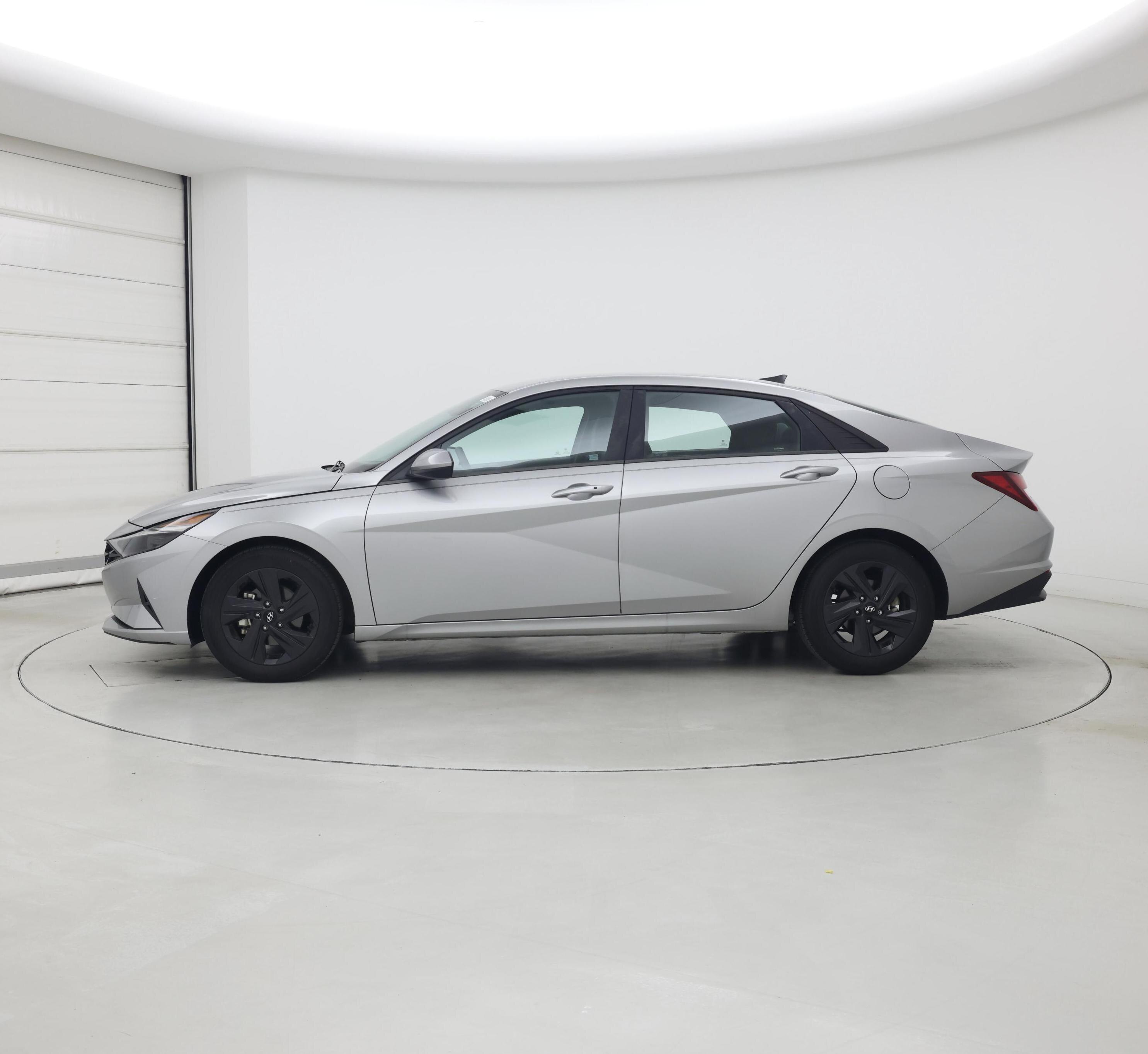 Thumbnail: 2023 Hyundai Elantra - 3