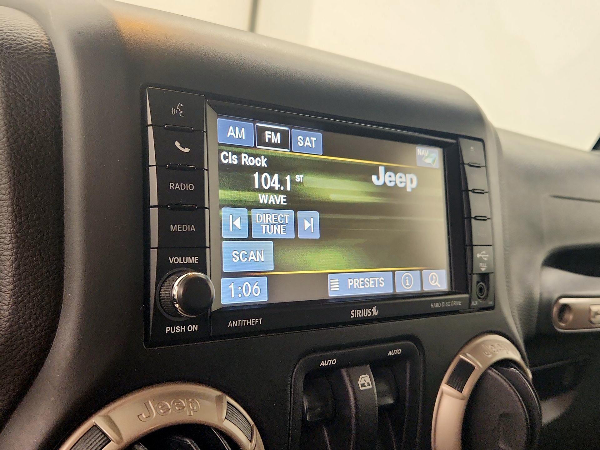 Thumbnail: 2016 Jeep Wrangler - 13