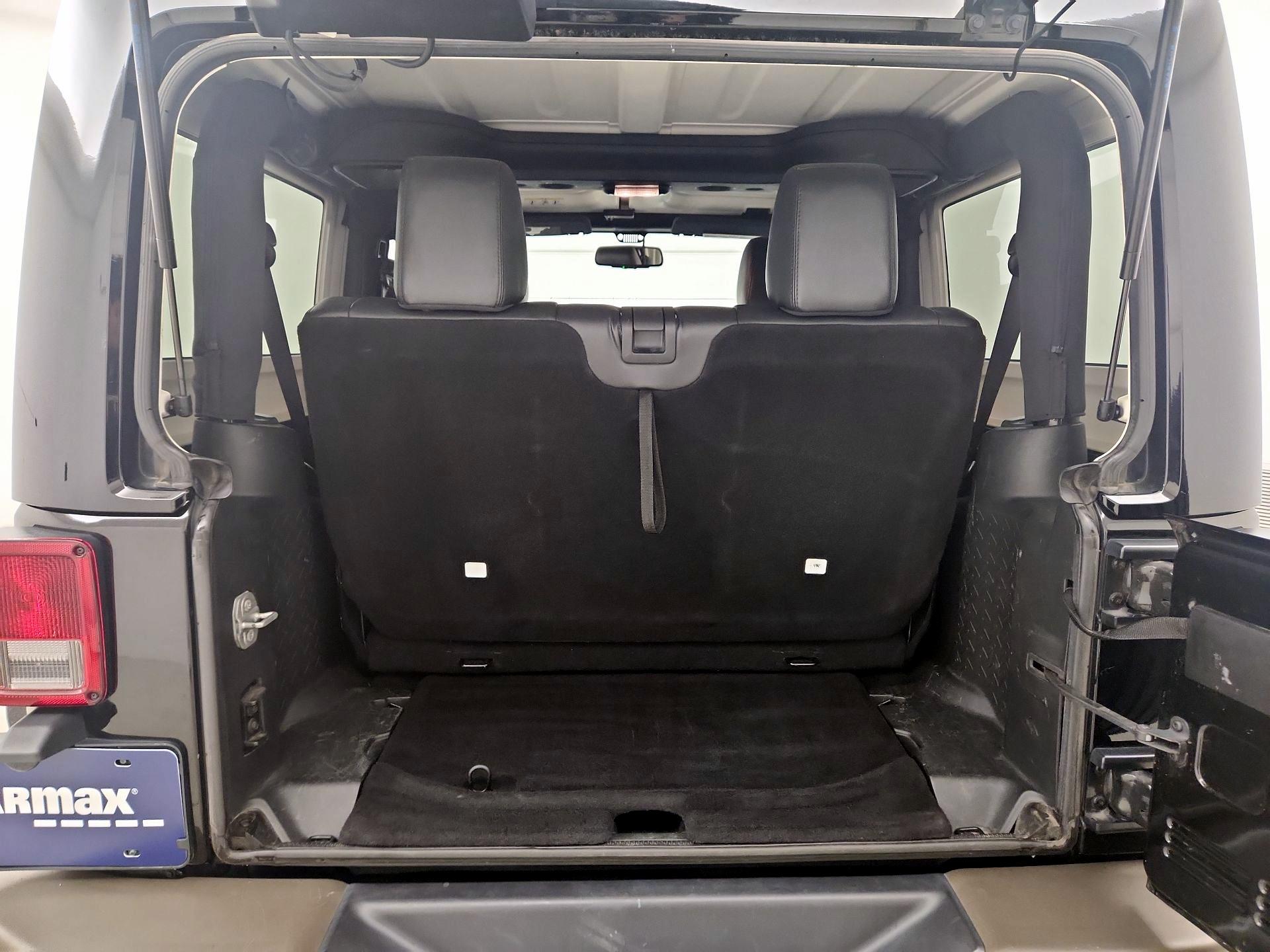 Thumbnail: 2016 Jeep Wrangler - 18