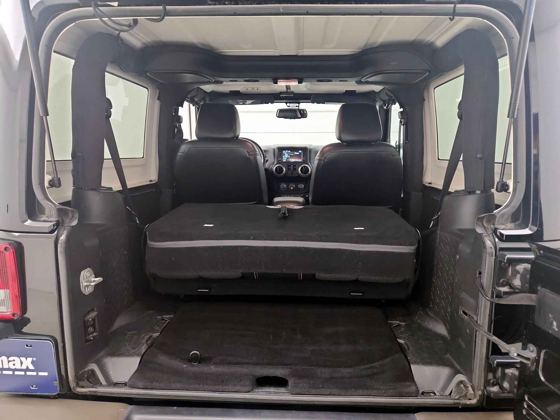 Thumbnail: 2016 Jeep Wrangler - 19