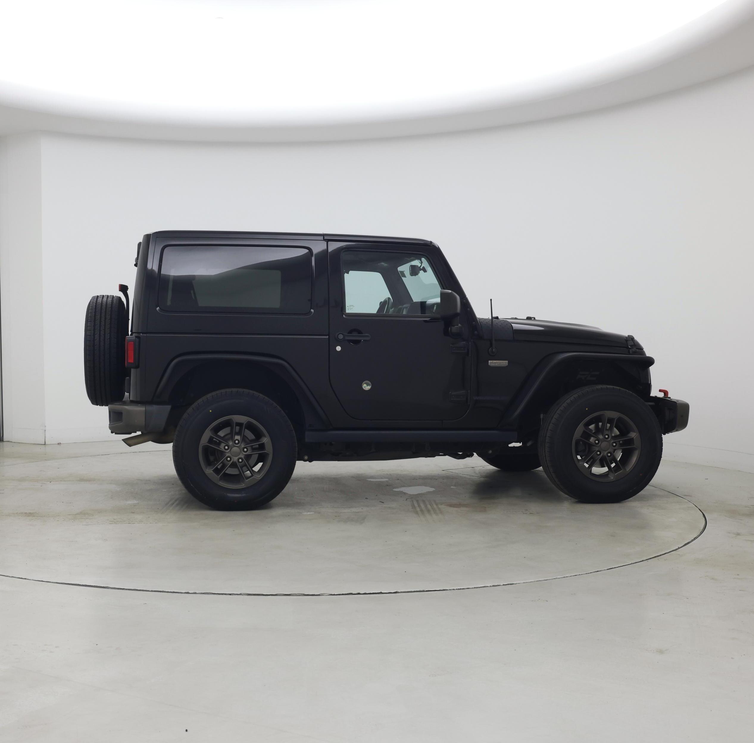 Thumbnail: 2016 Jeep Wrangler - 7