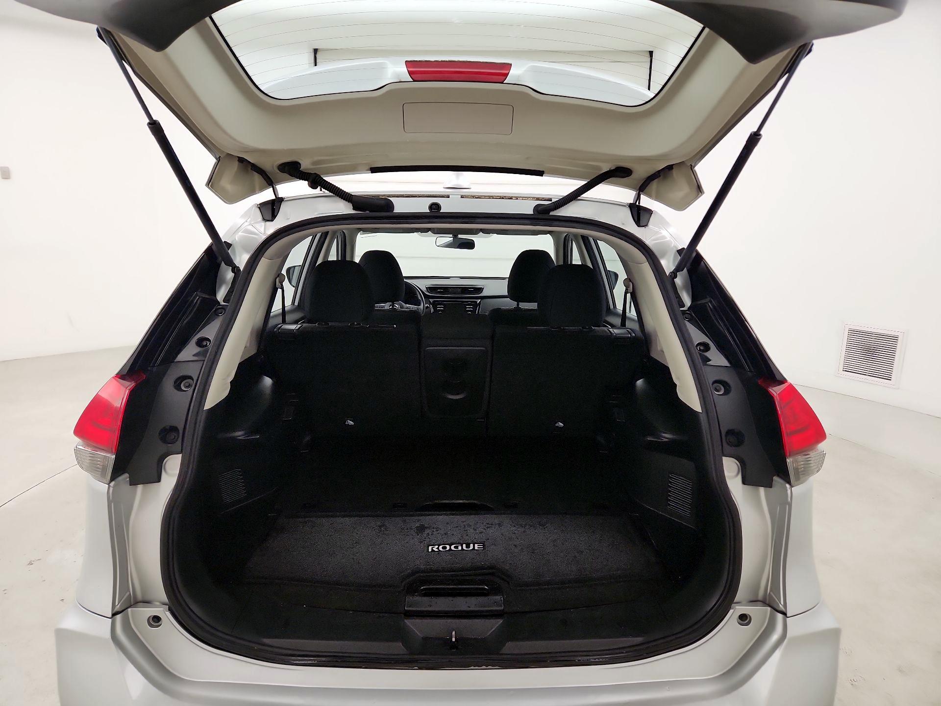 Thumbnail: 2017 Nissan Rogue - 20