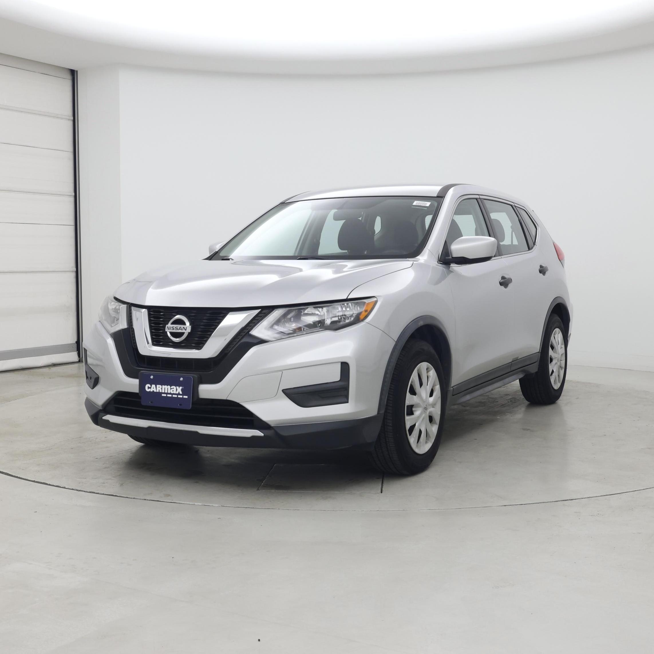 Thumbnail: 2017 Nissan Rogue - 4