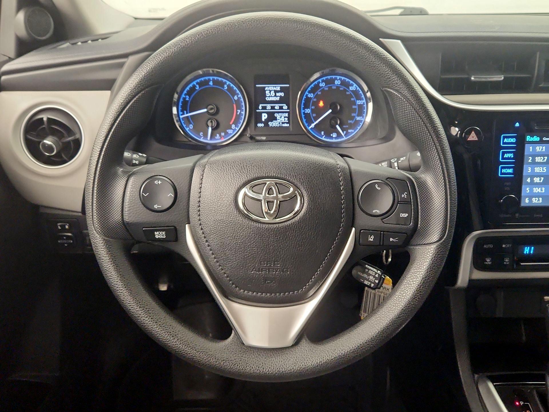 Thumbnail: 2017 Toyota Corolla - 10