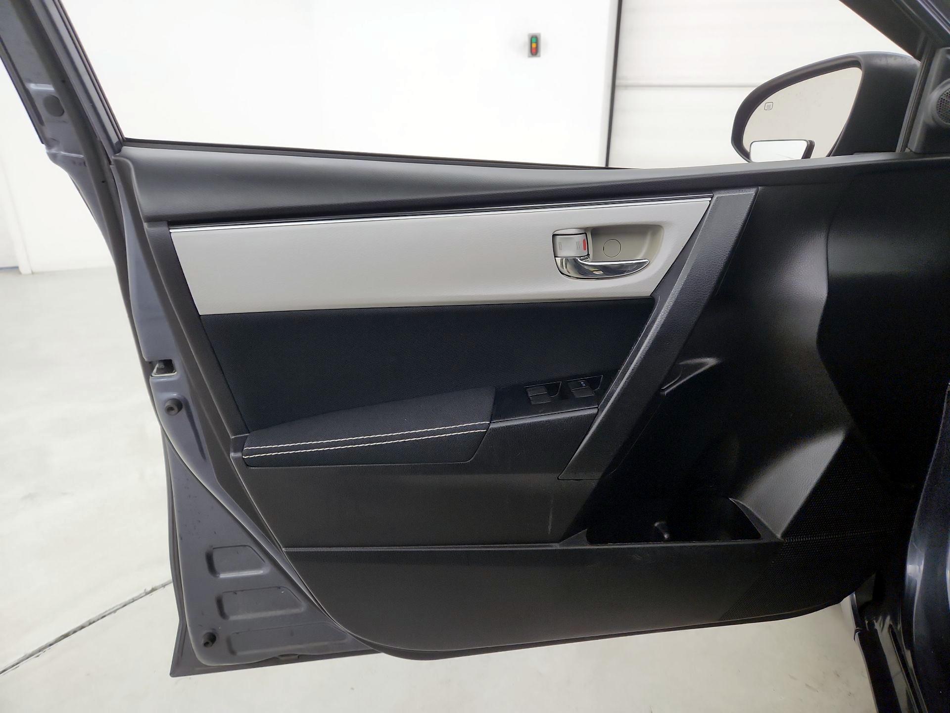 Thumbnail: 2017 Toyota Corolla - 12