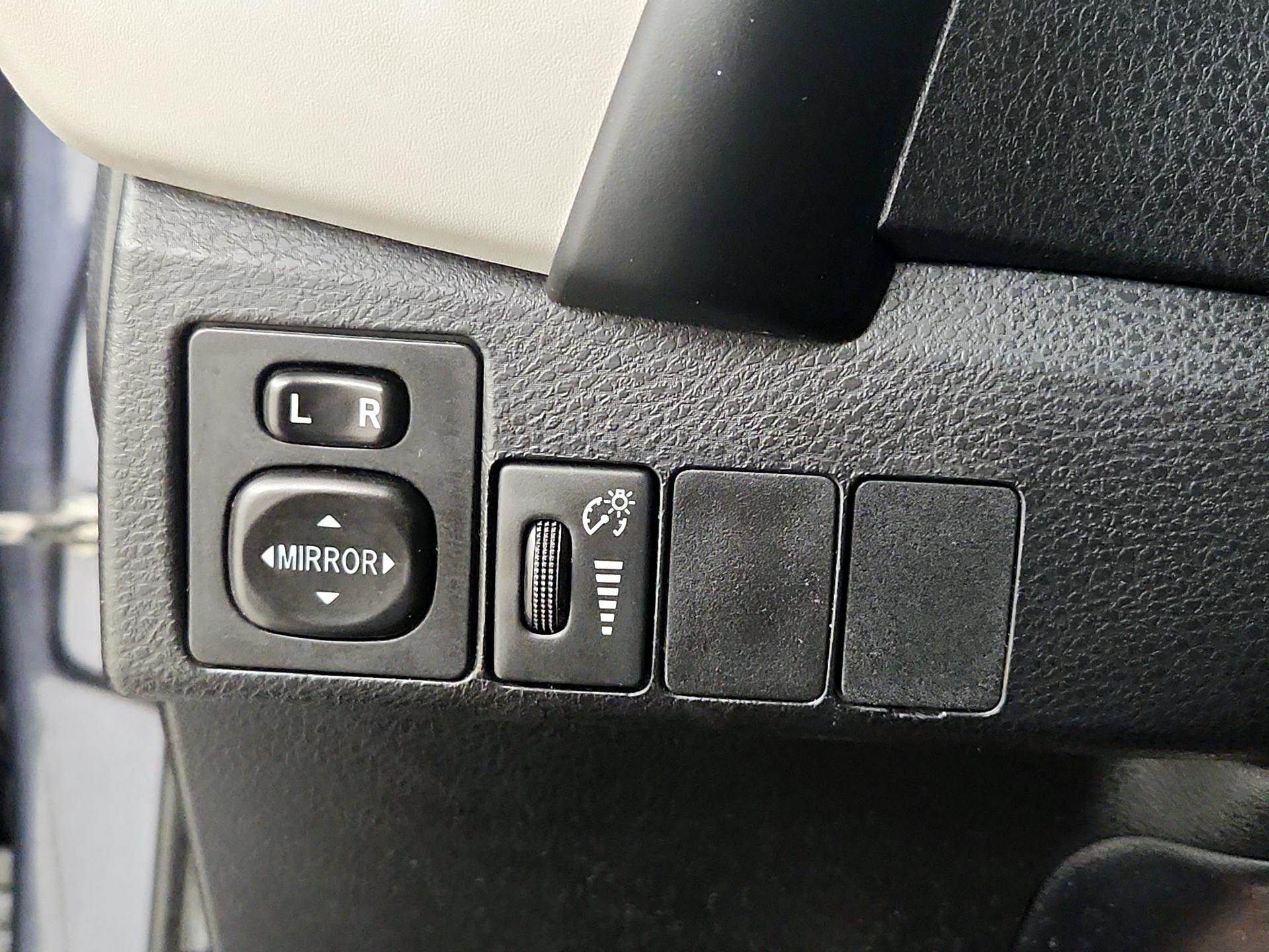 Thumbnail: 2017 Toyota Corolla - 13