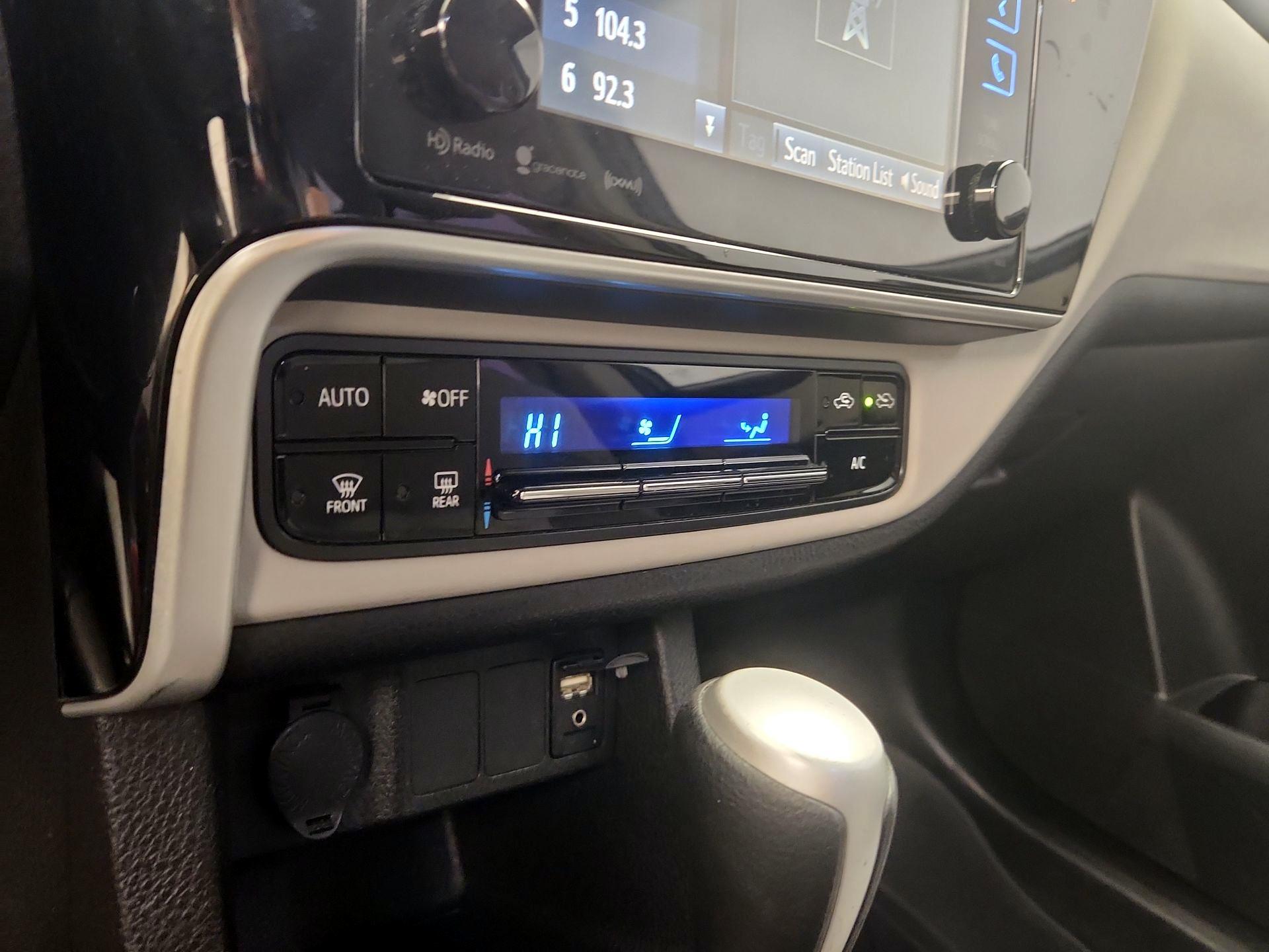 Thumbnail: 2017 Toyota Corolla - 16