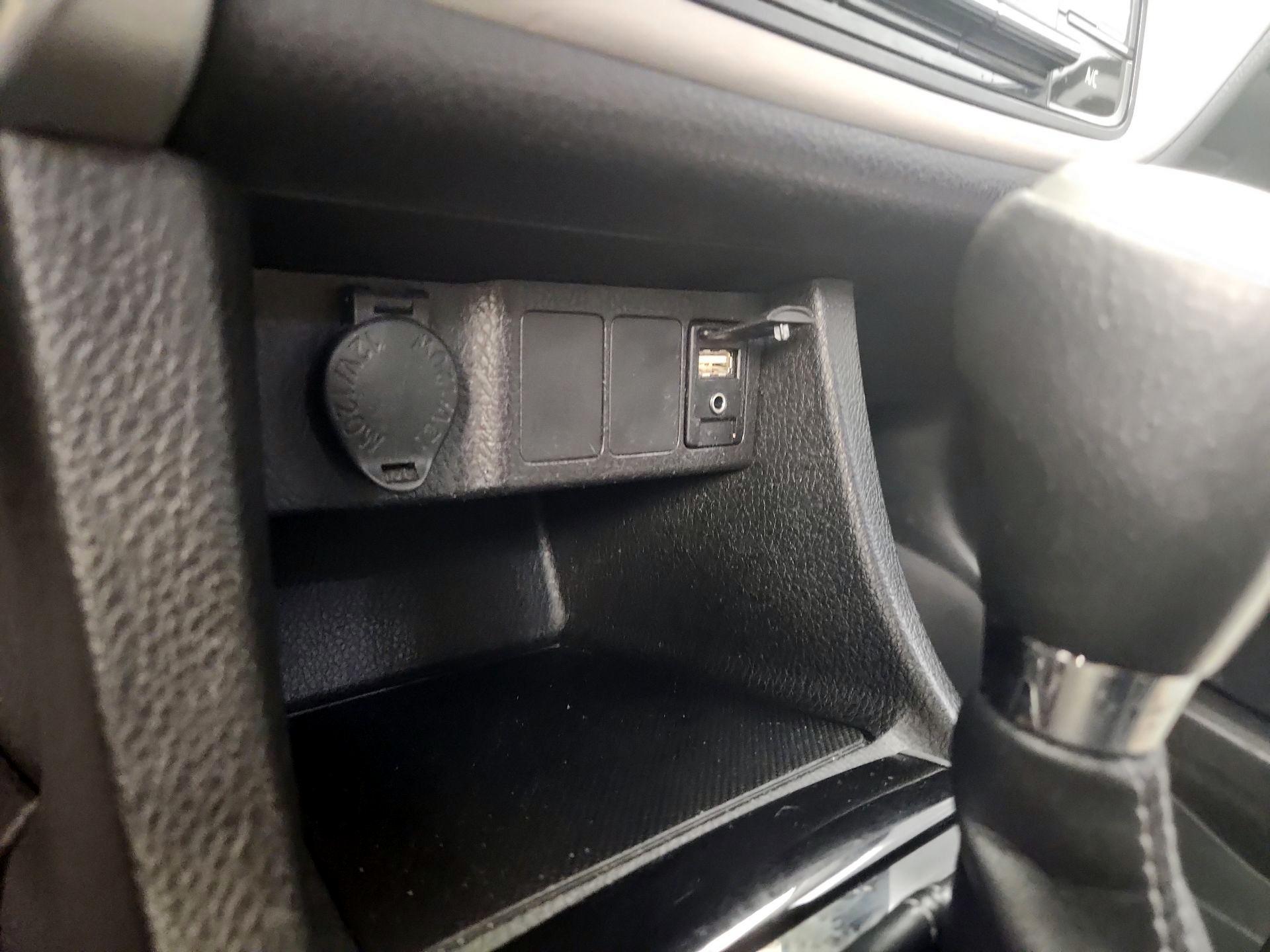 Thumbnail: 2017 Toyota Corolla - 18