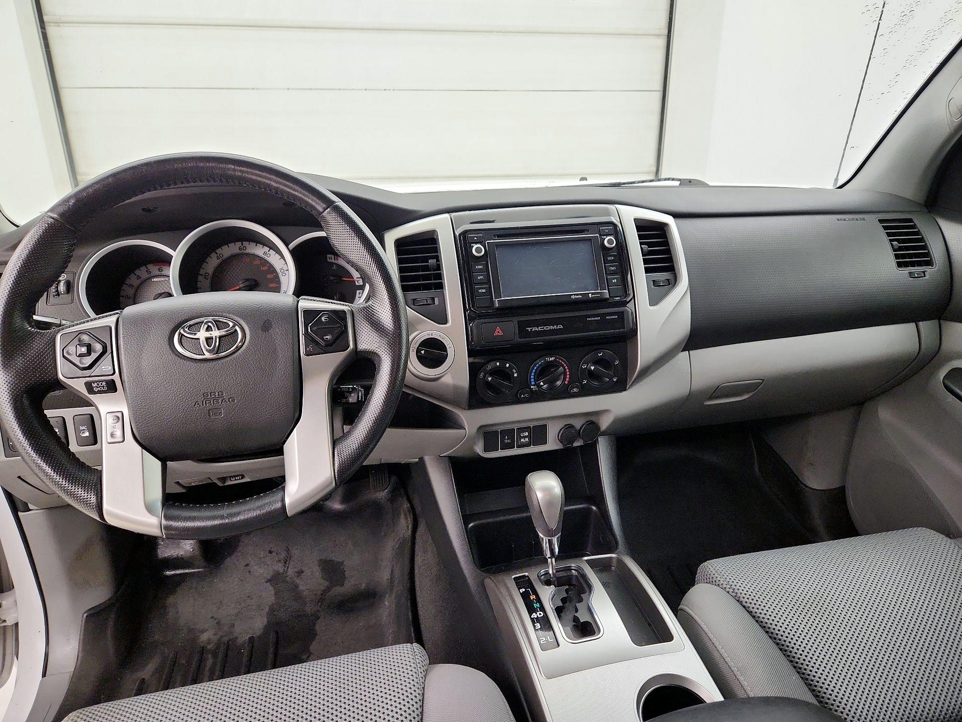 Thumbnail: 2015 Toyota Tacoma - 9