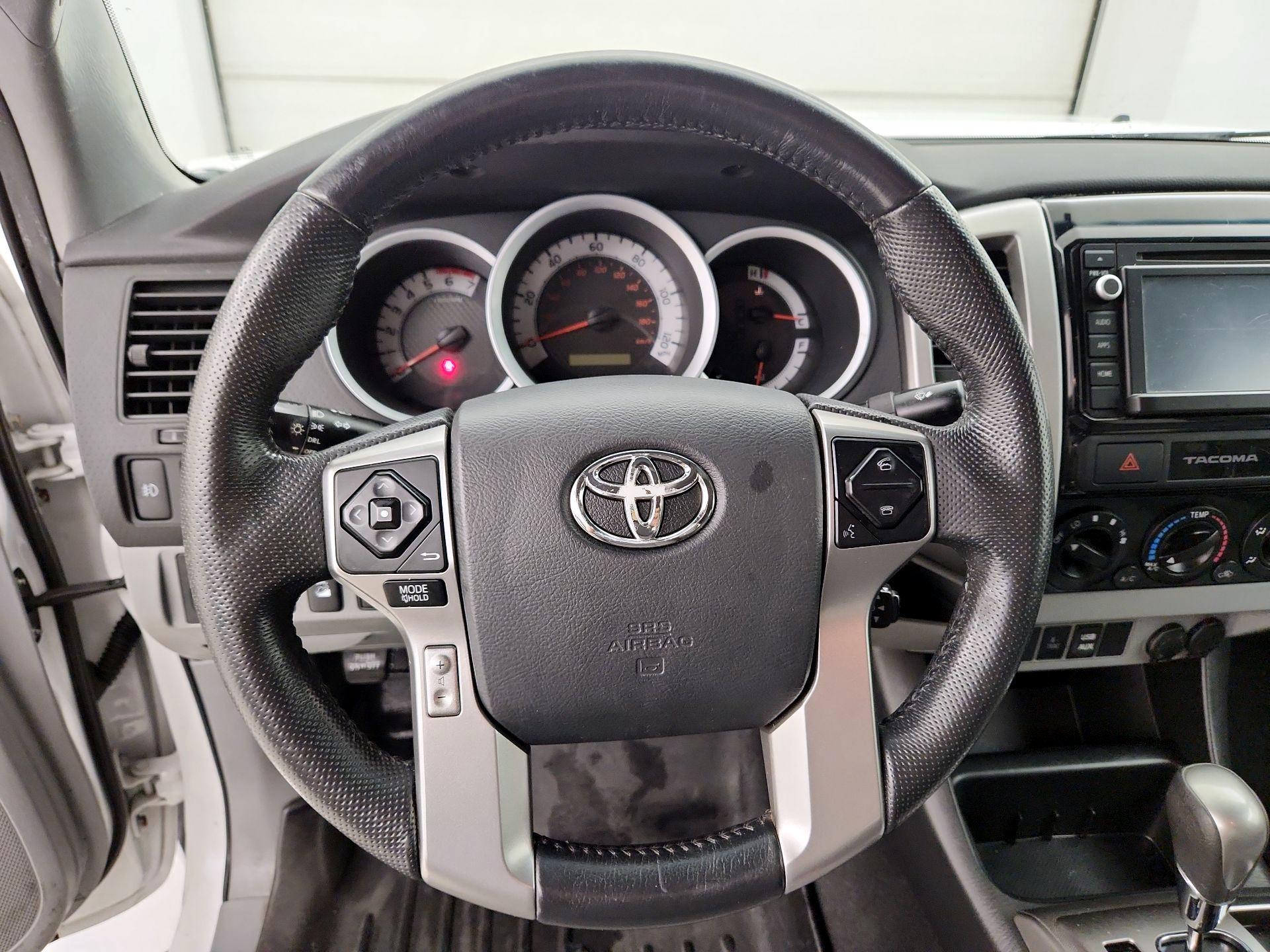 Thumbnail: 2015 Toyota Tacoma - 10