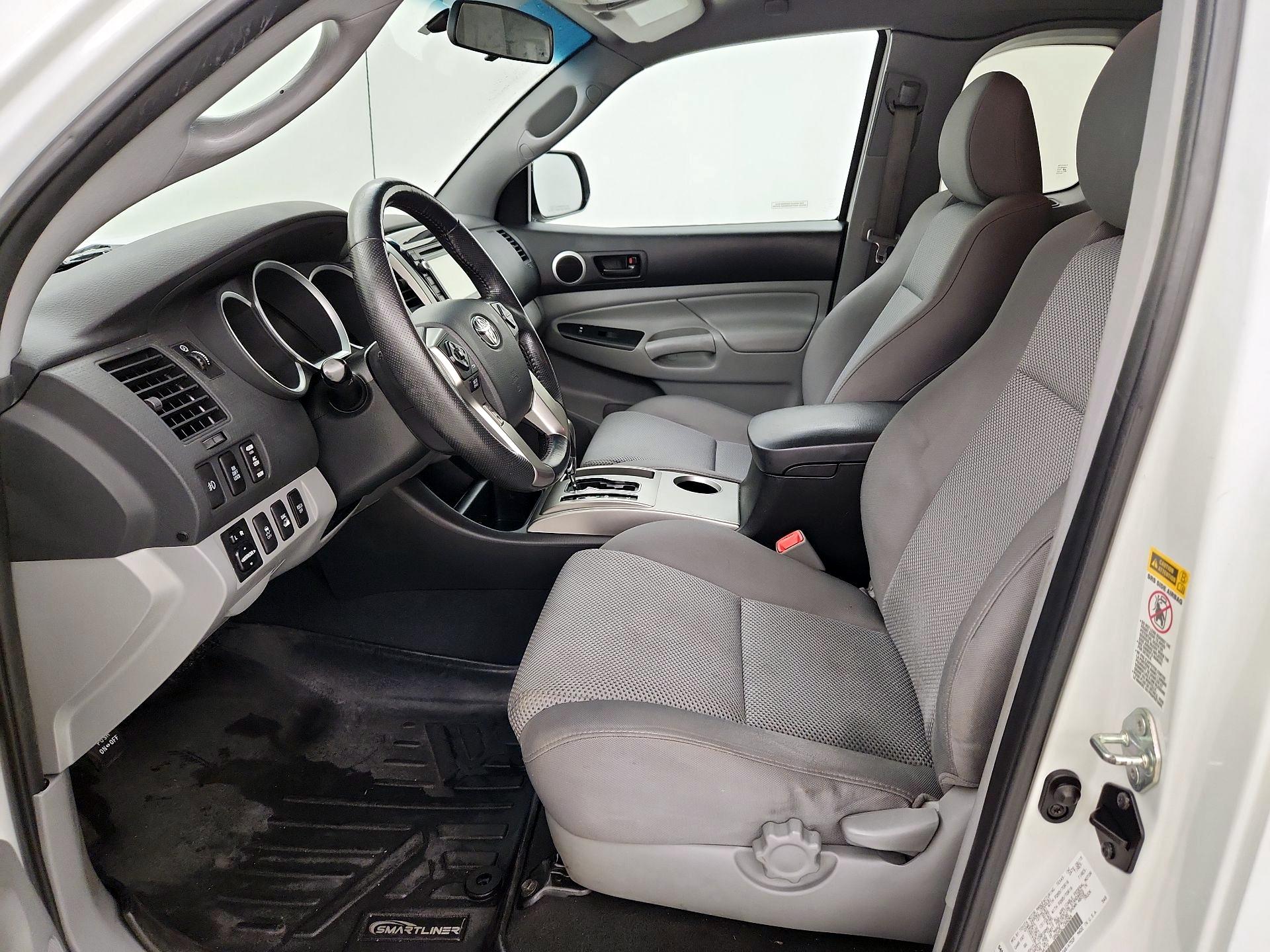 Thumbnail: 2015 Toyota Tacoma - 11