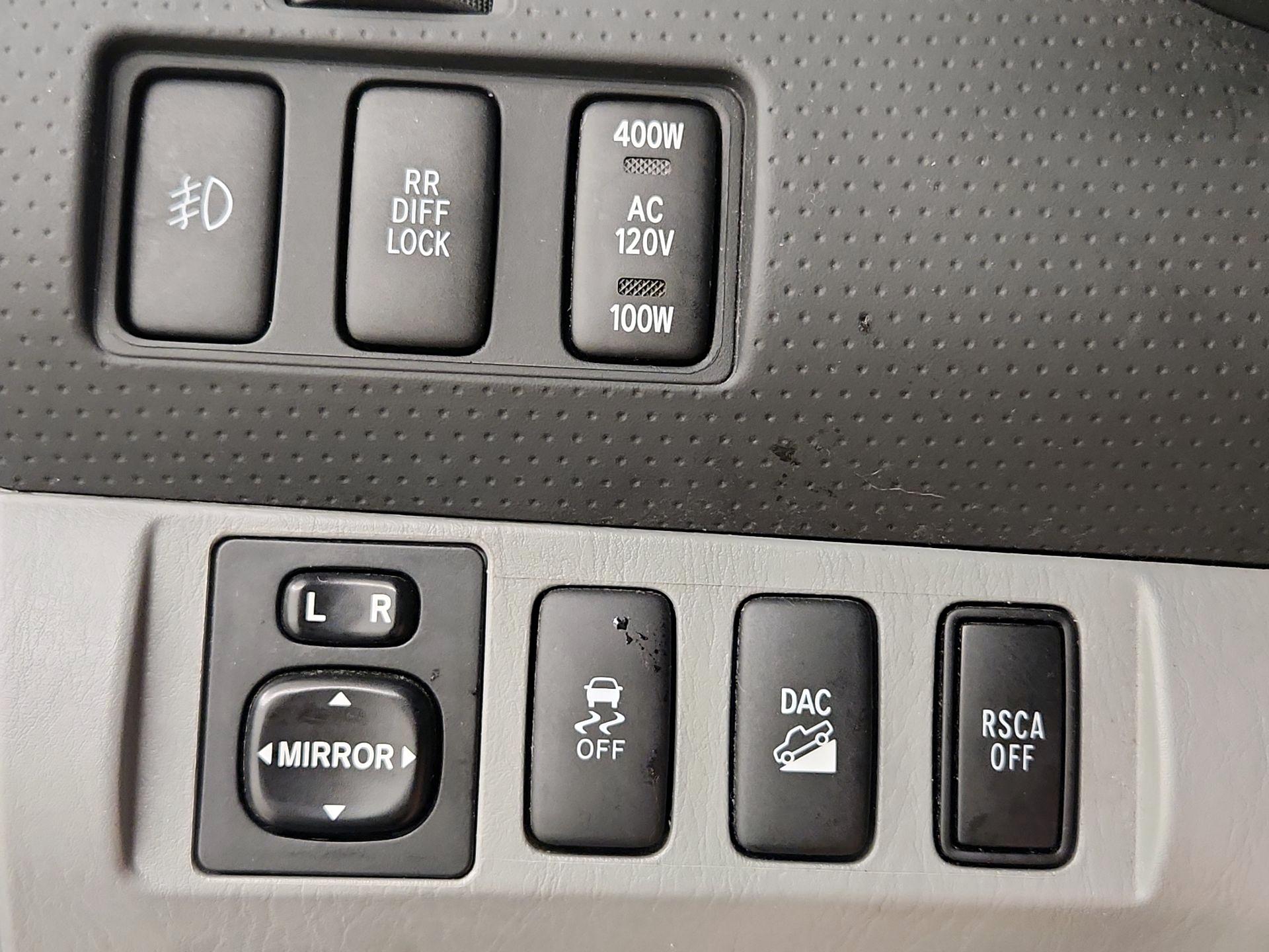 Thumbnail: 2015 Toyota Tacoma - 13