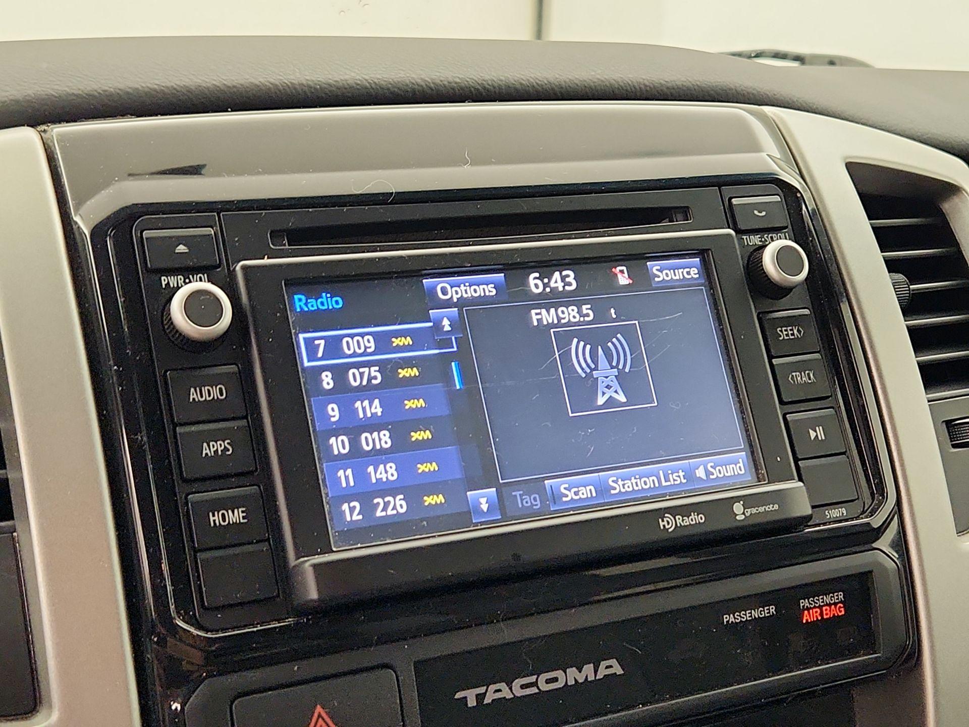 Thumbnail: 2015 Toyota Tacoma - 15