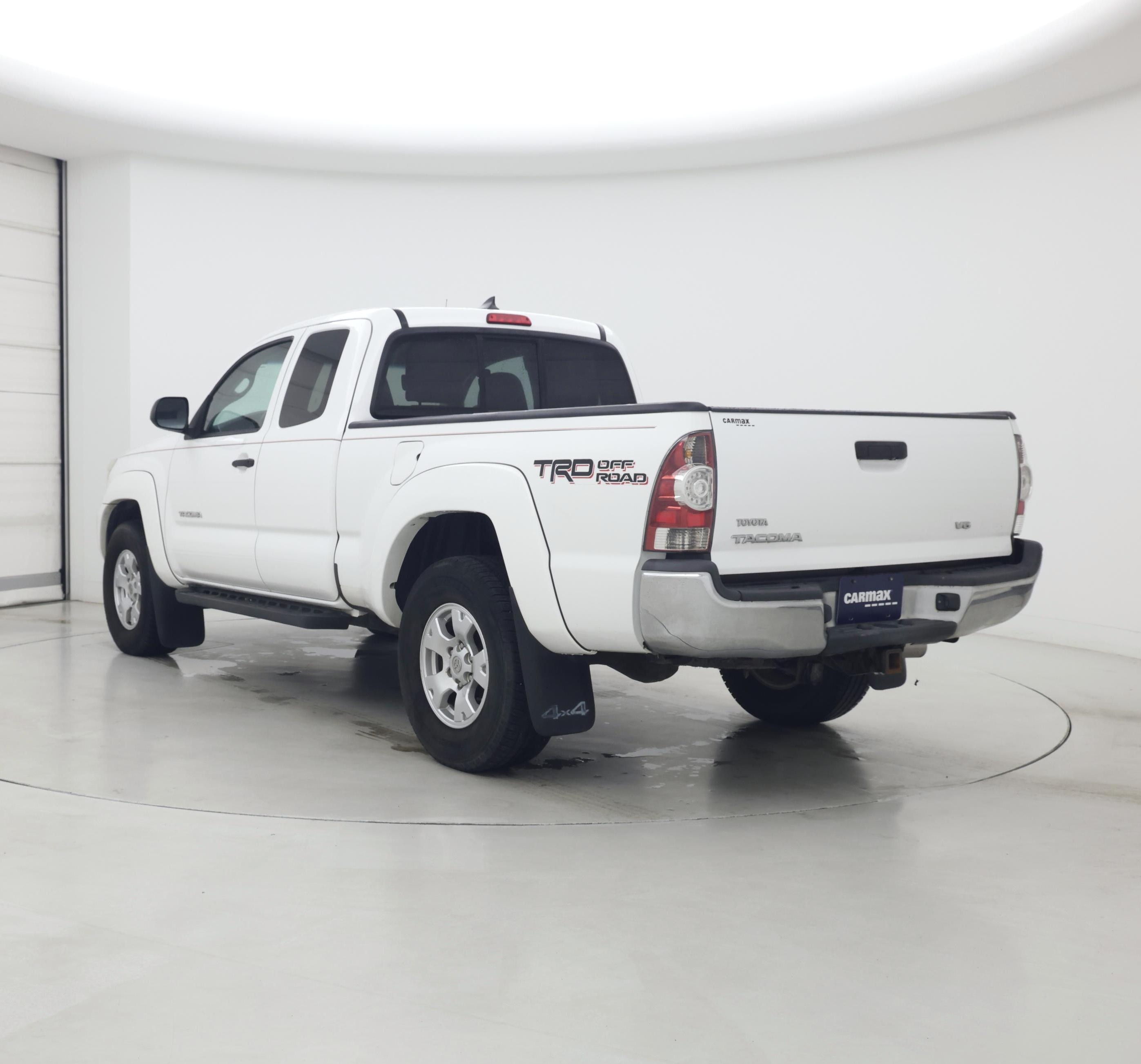 Thumbnail: 2015 Toyota Tacoma - 2