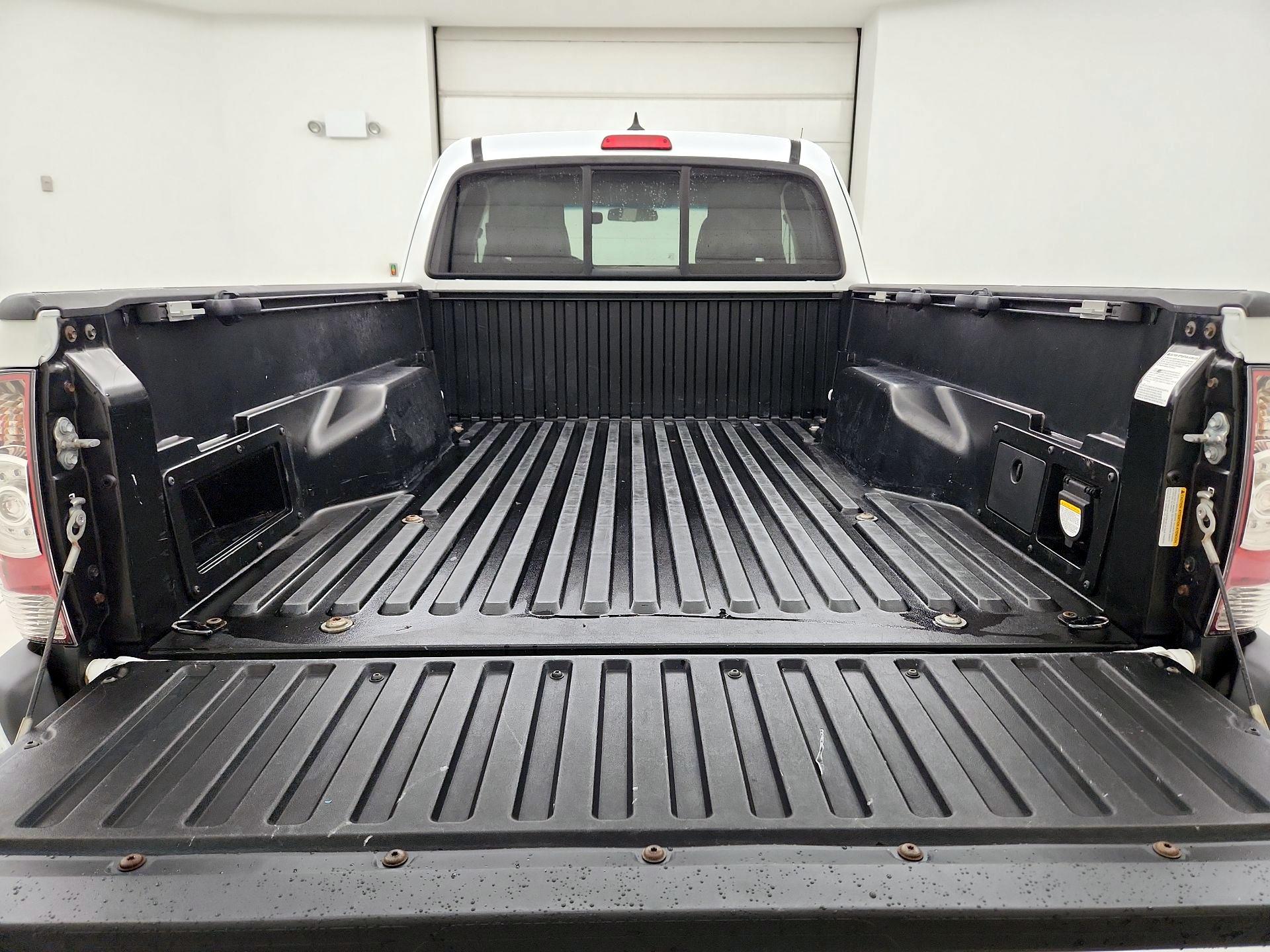 Thumbnail: 2015 Toyota Tacoma - 20