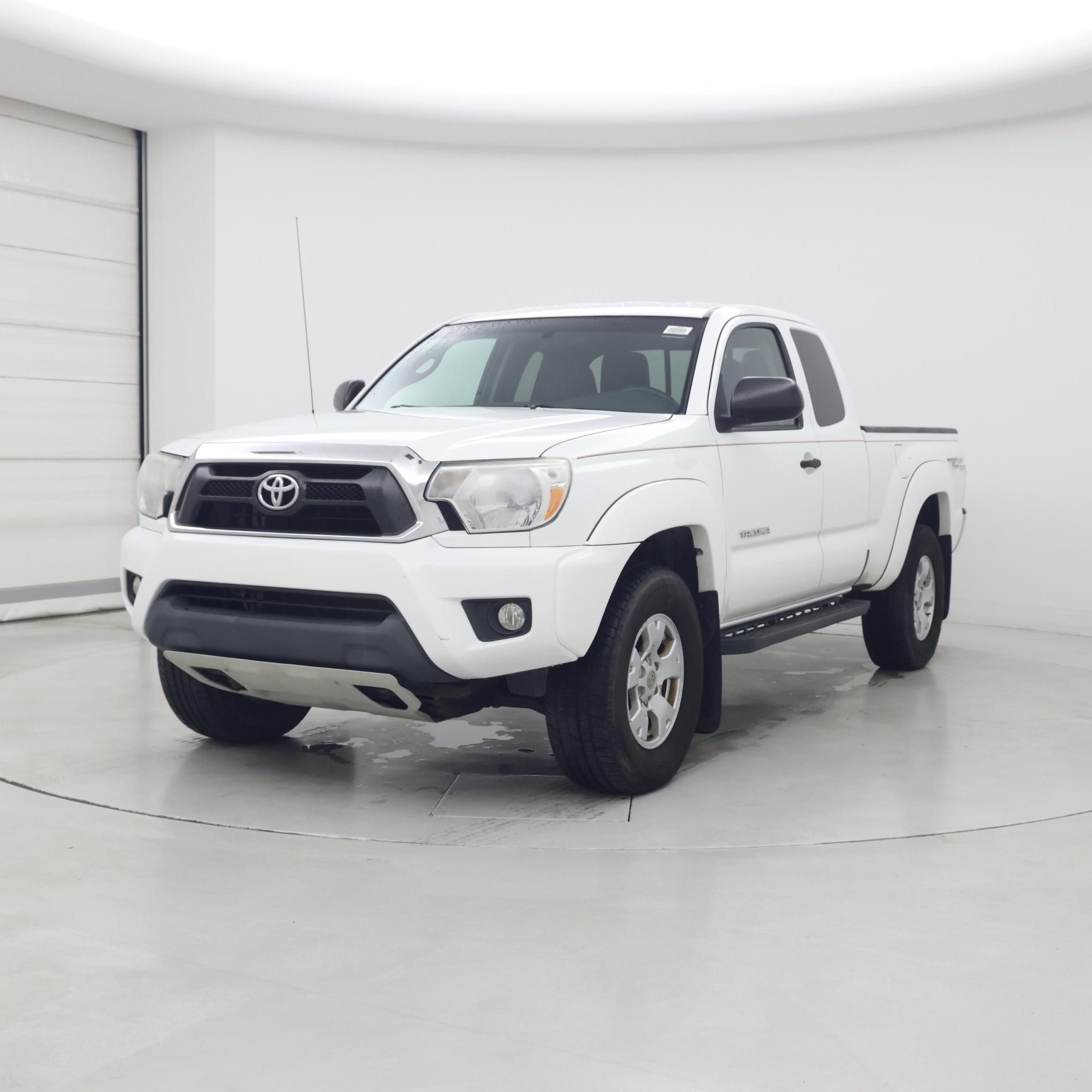 Thumbnail: 2015 Toyota Tacoma - 4