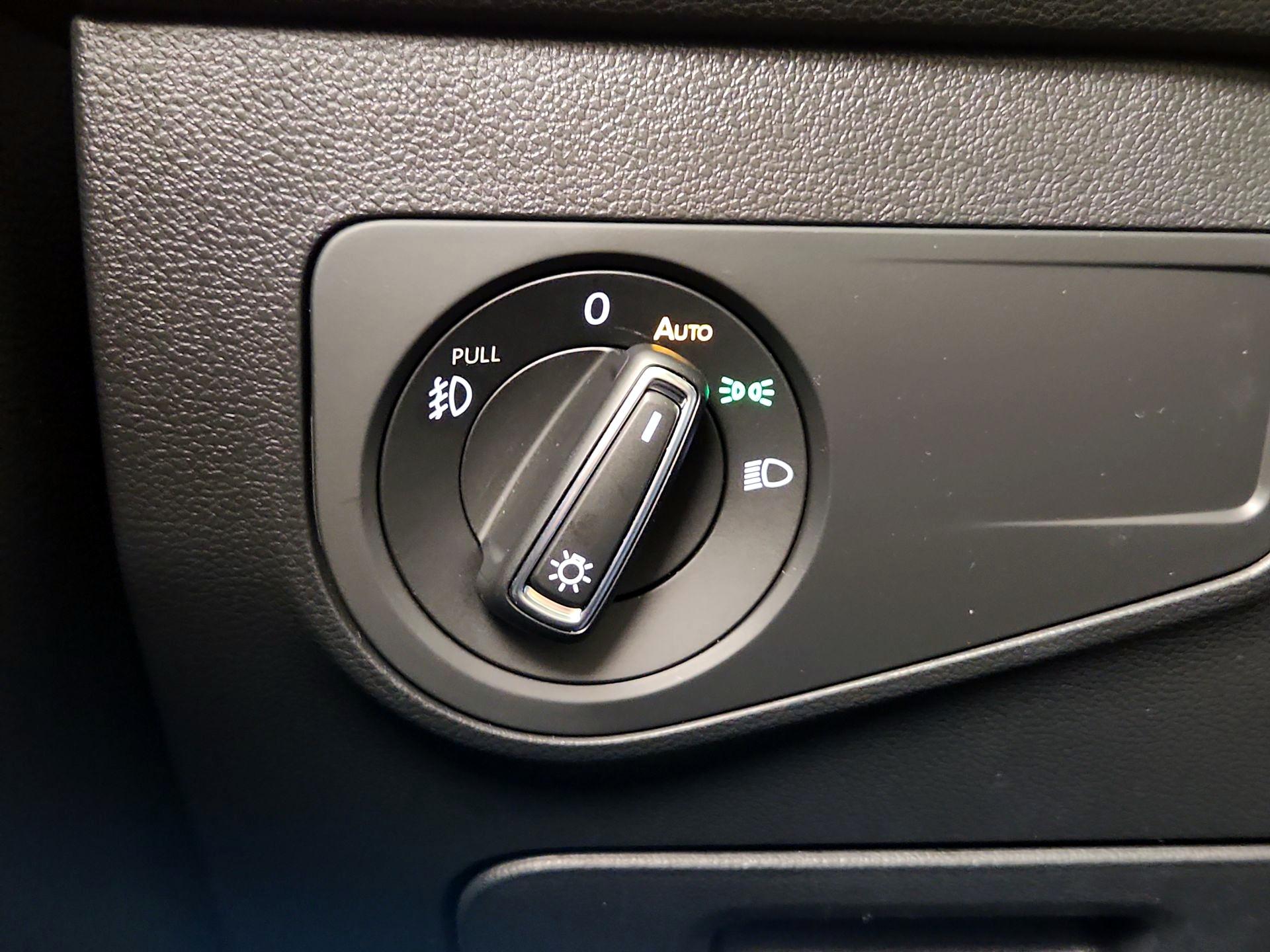 Thumbnail: 2021 Volkswagen Tiguan - 13