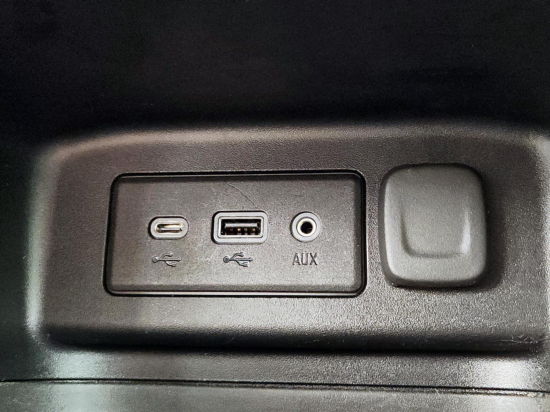 Thumbnail: 2020 Chevrolet Equinox - 18