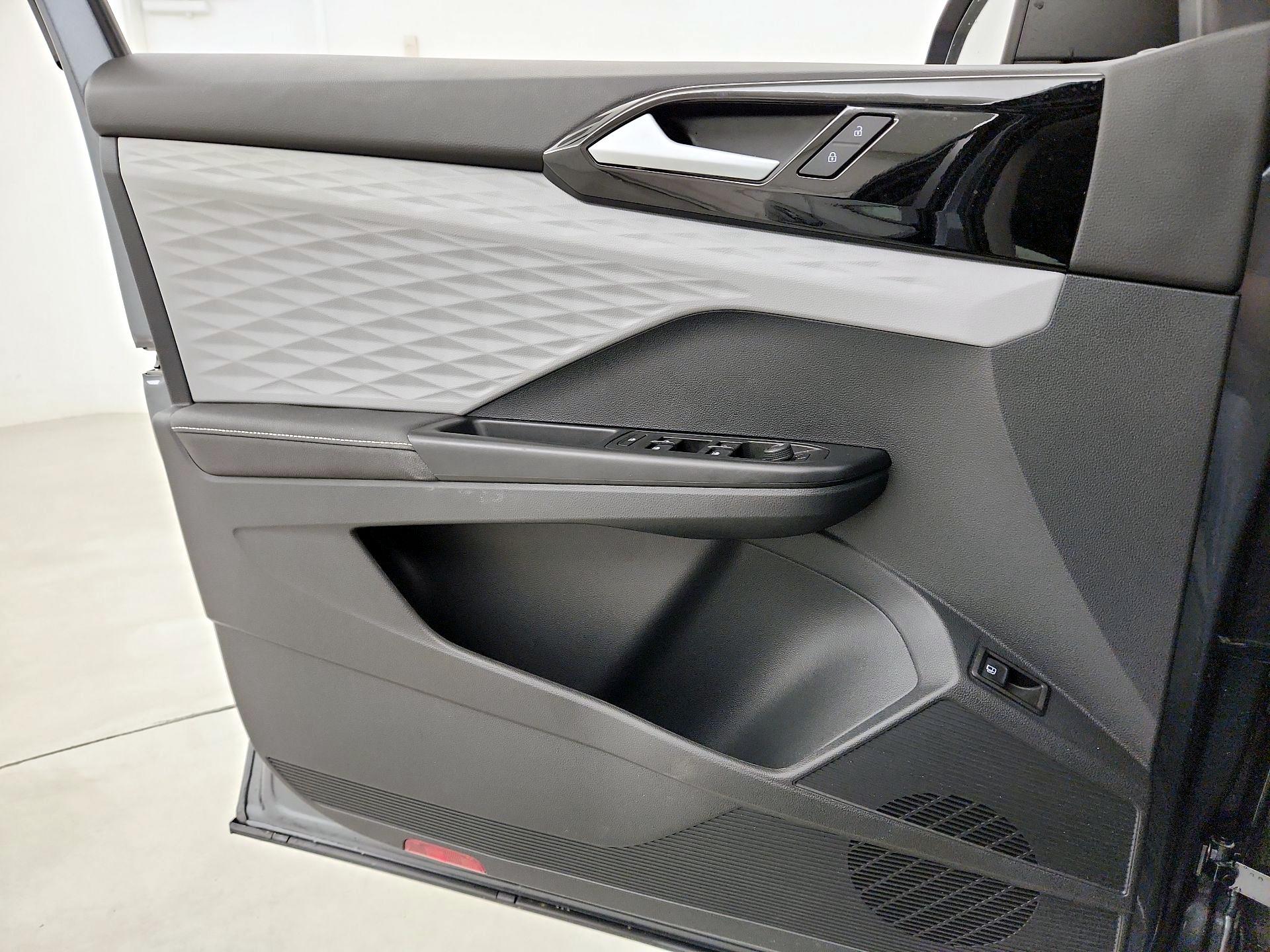 Thumbnail: 2024 Volkswagen Taos - 12