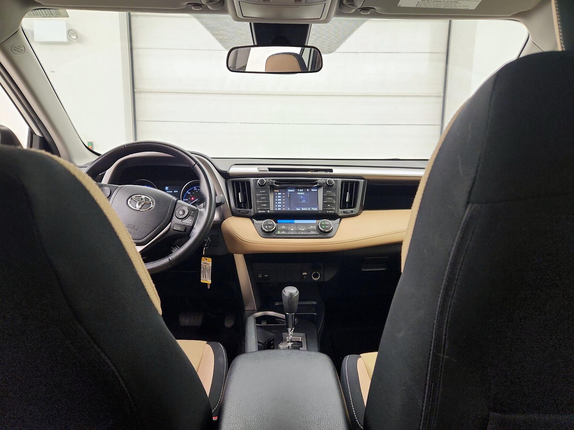 Thumbnail: 2017 Toyota RAV4 - 9