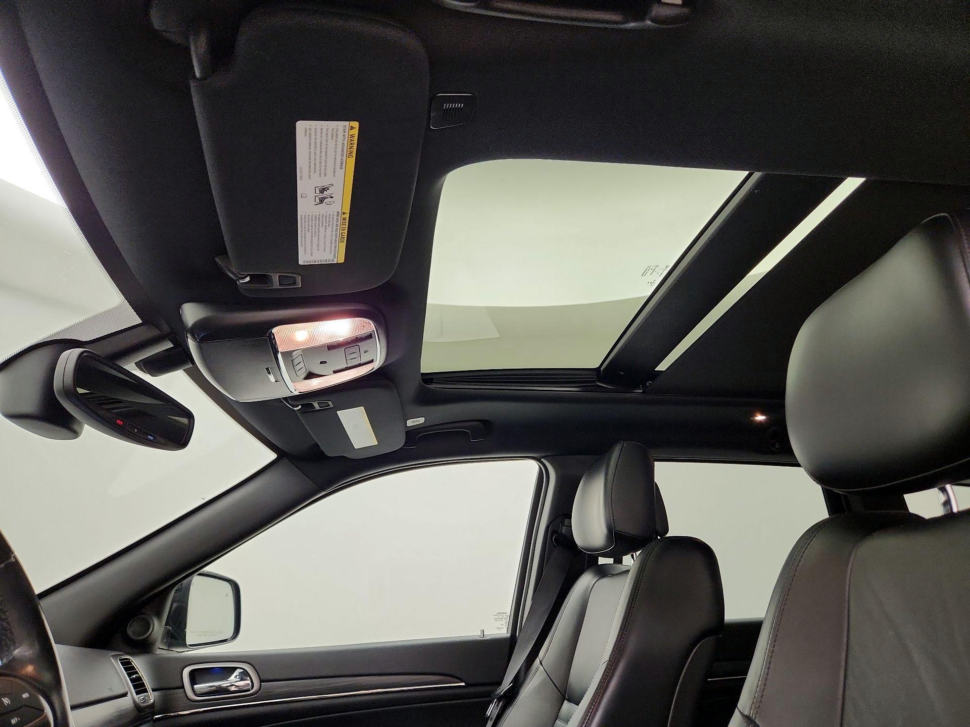 Thumbnail: 2020 Jeep Grand Cherokee - 20