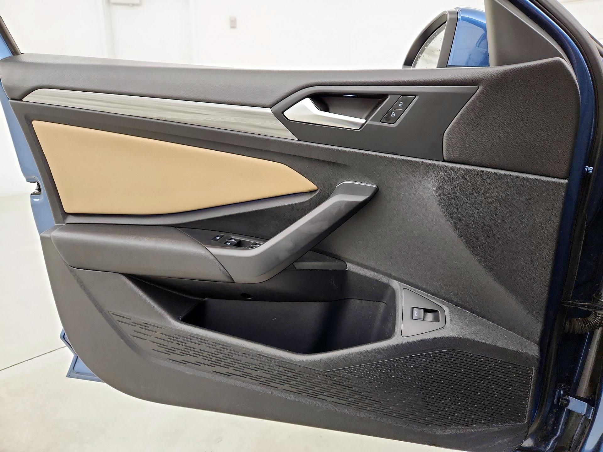 Thumbnail: 2020 Volkswagen Jetta - 12