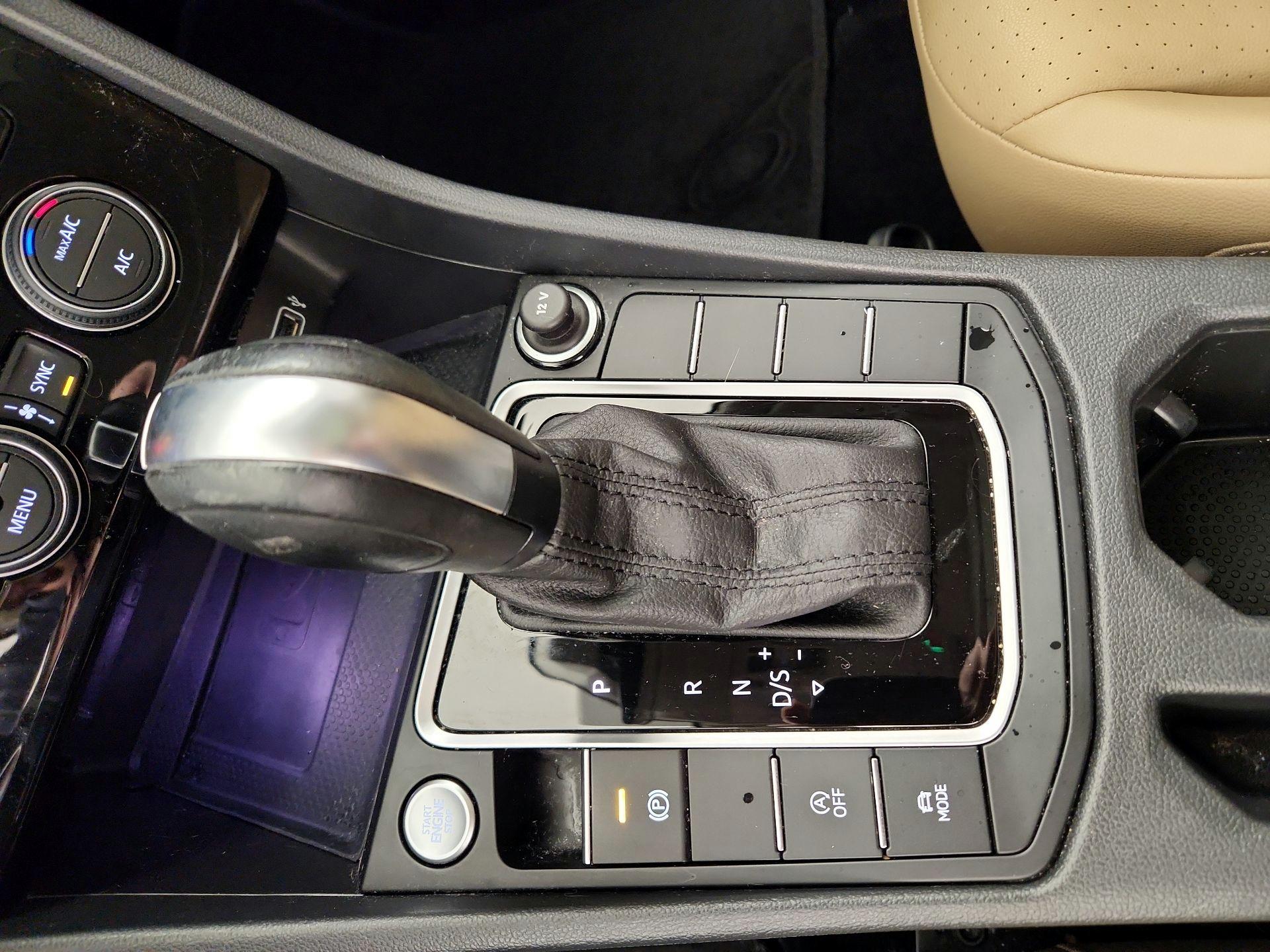 Thumbnail: 2020 Volkswagen Jetta - 17