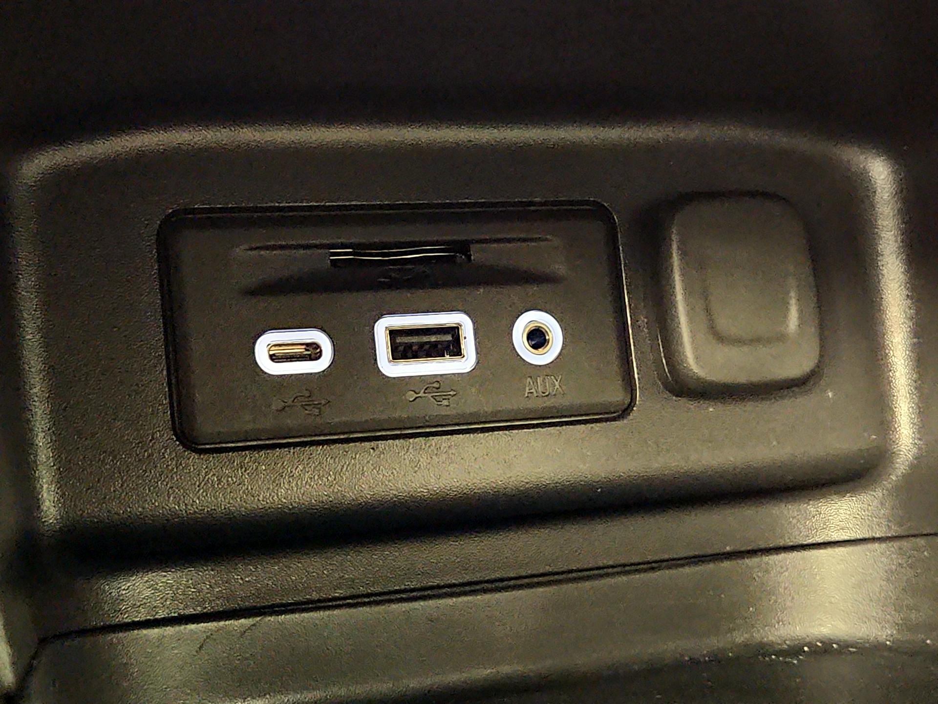 Thumbnail: 2024 Chevrolet Equinox - 18