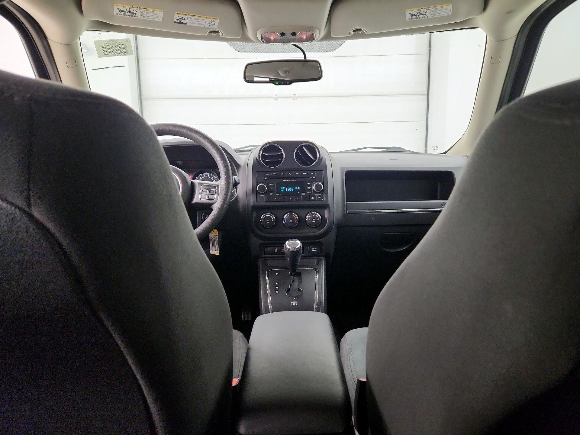 Thumbnail: 2017 Jeep Patriot - 9