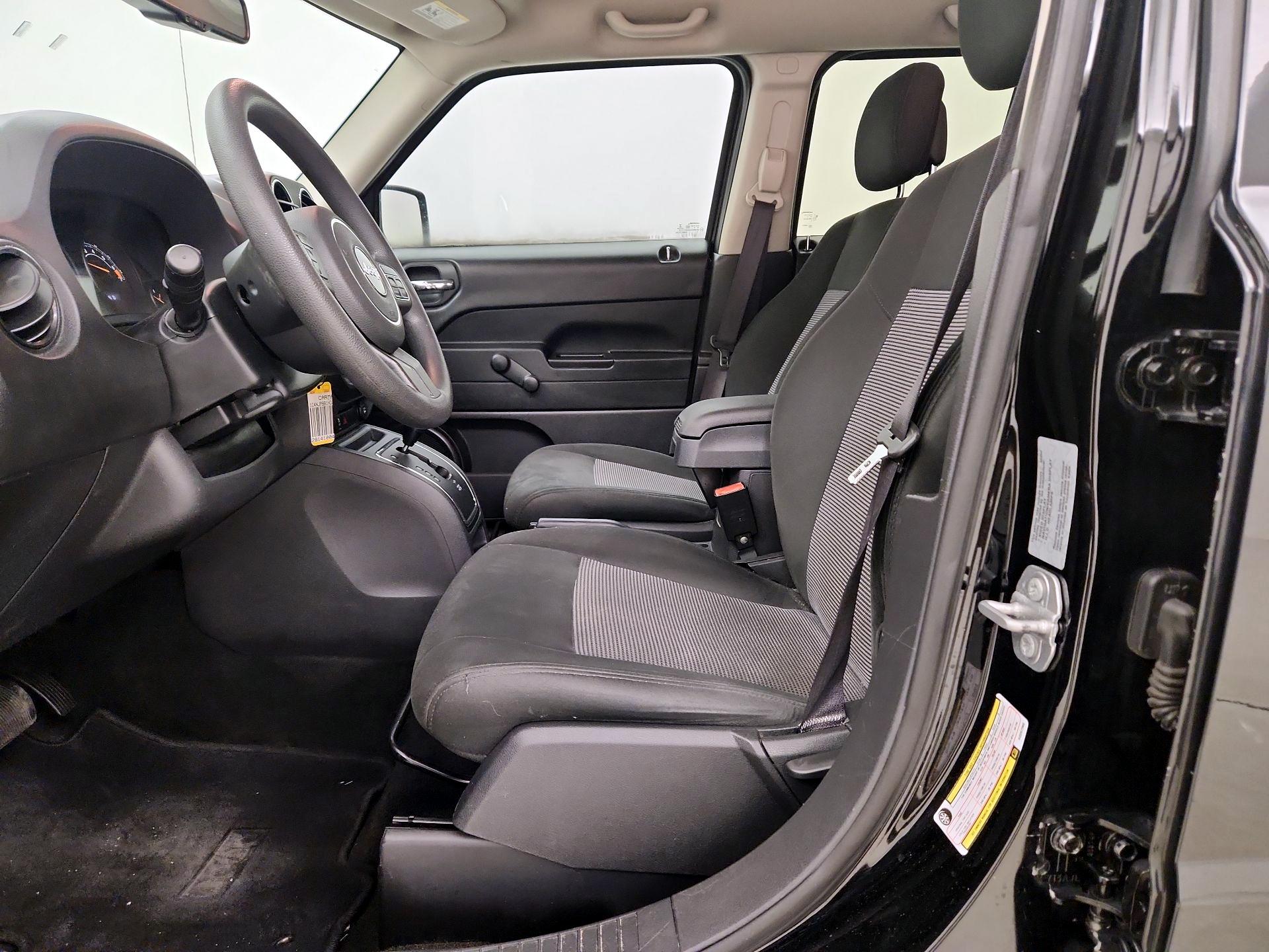 Thumbnail: 2017 Jeep Patriot - 11