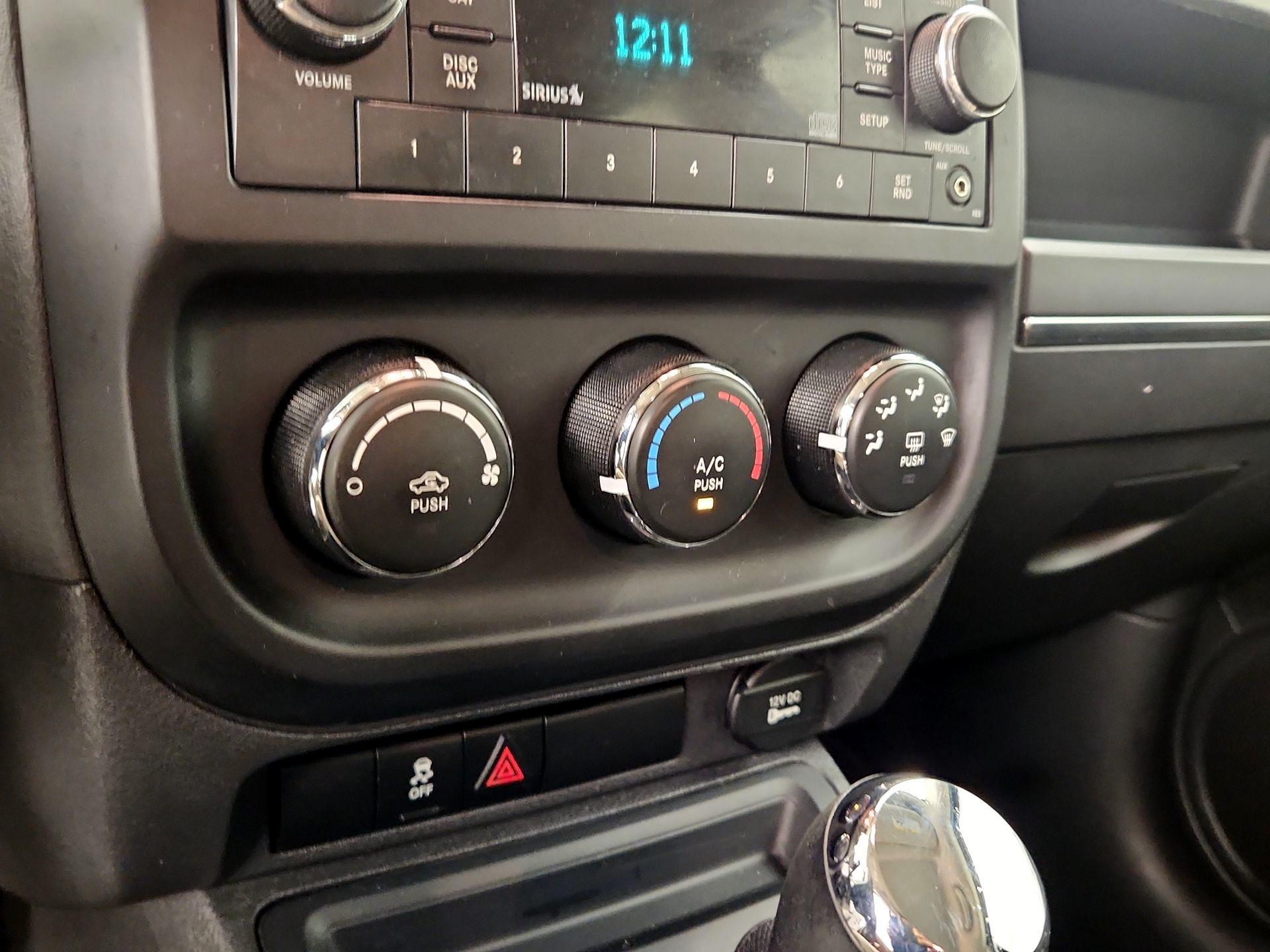 Thumbnail: 2017 Jeep Patriot - 14