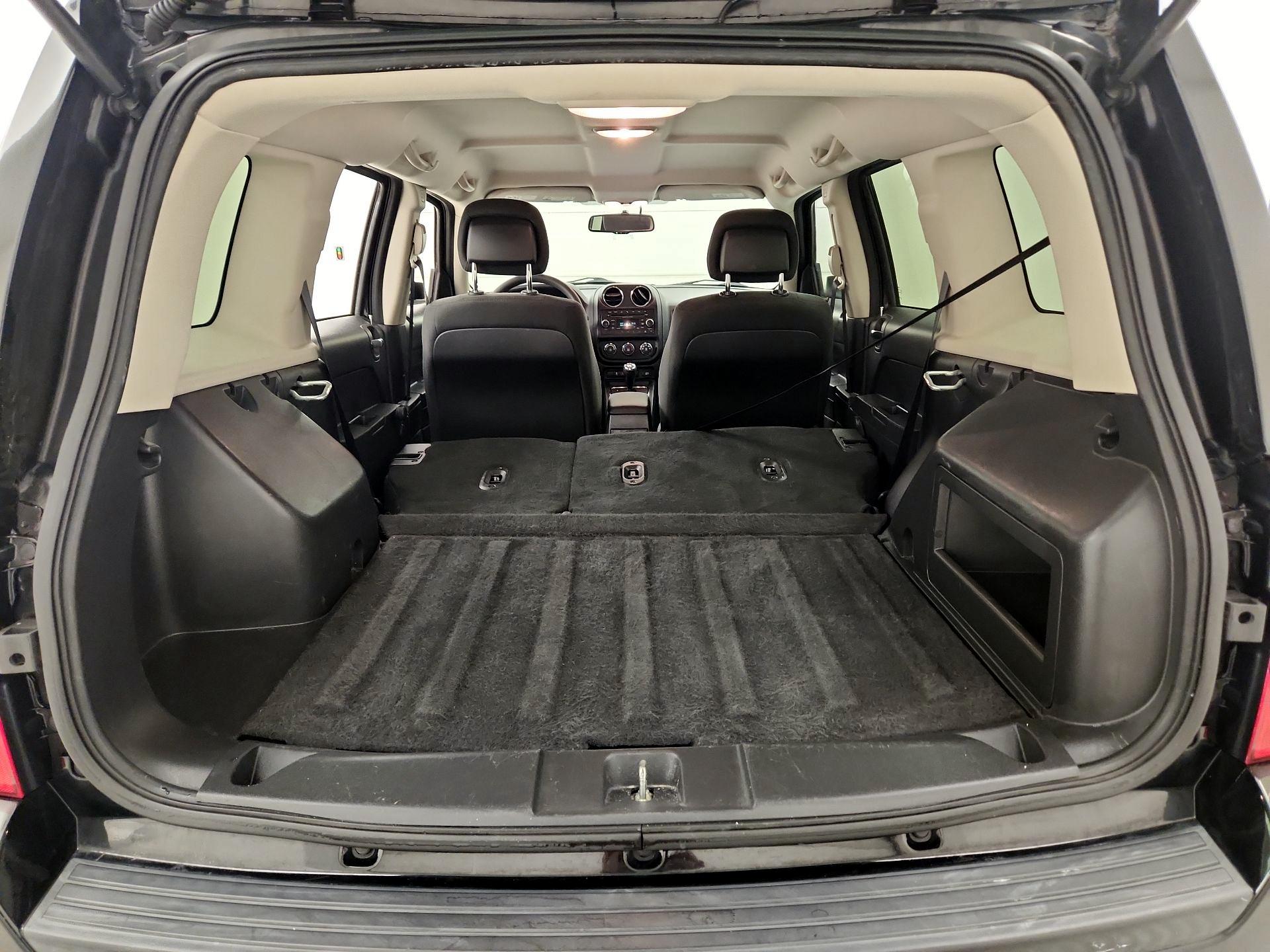 Thumbnail: 2017 Jeep Patriot - 18