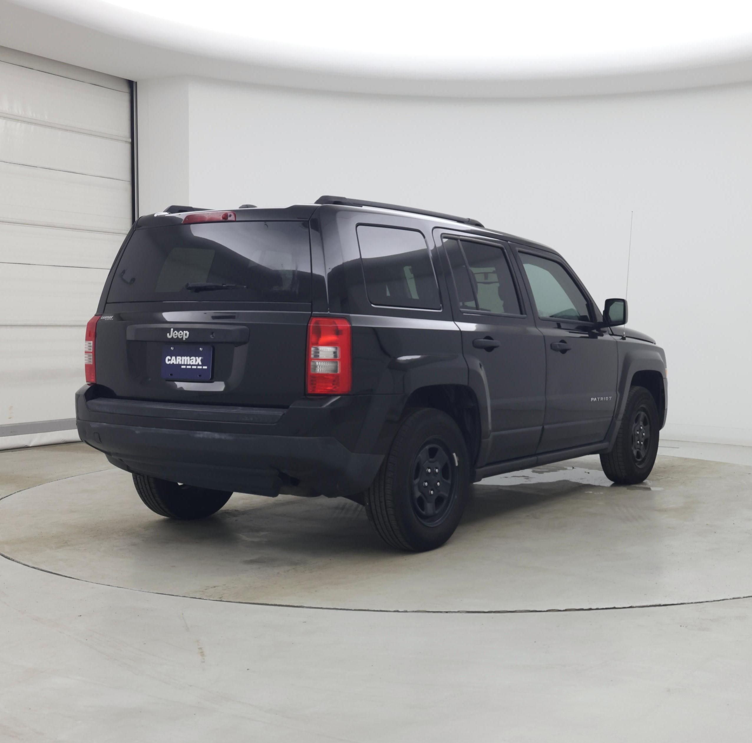 Thumbnail: 2017 Jeep Patriot - 8