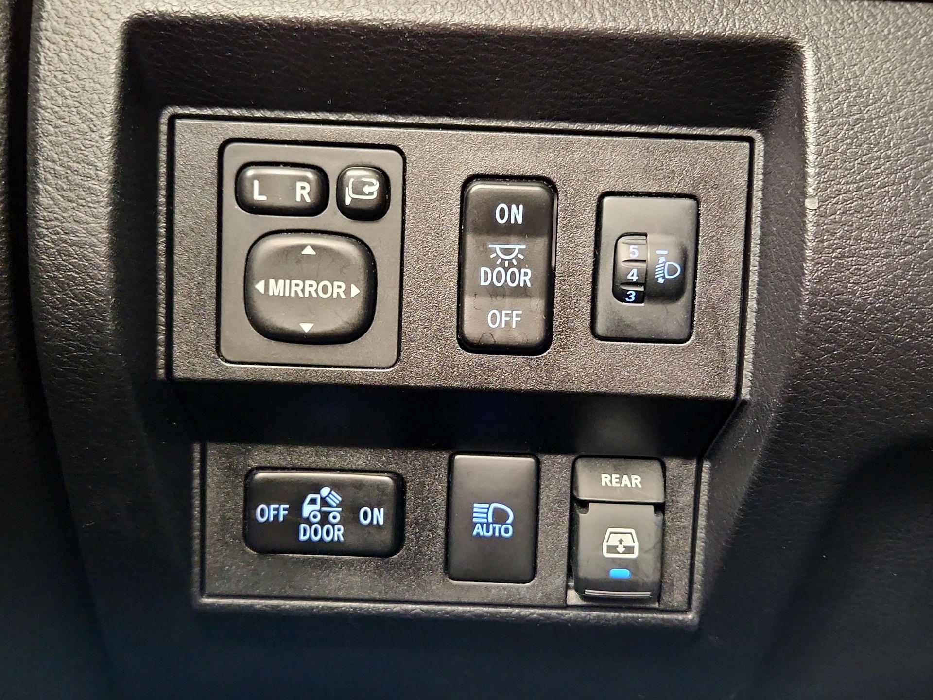 Thumbnail: 2018 Toyota Tundra - 13