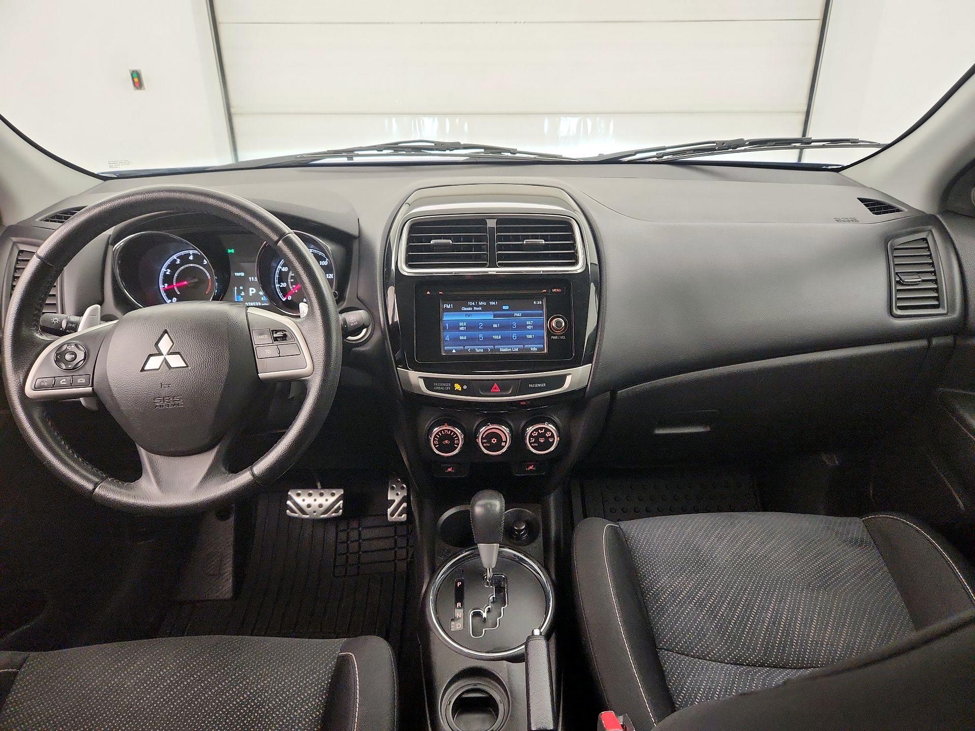 Thumbnail: 2015 Mitsubishi Outlander Sport - 9