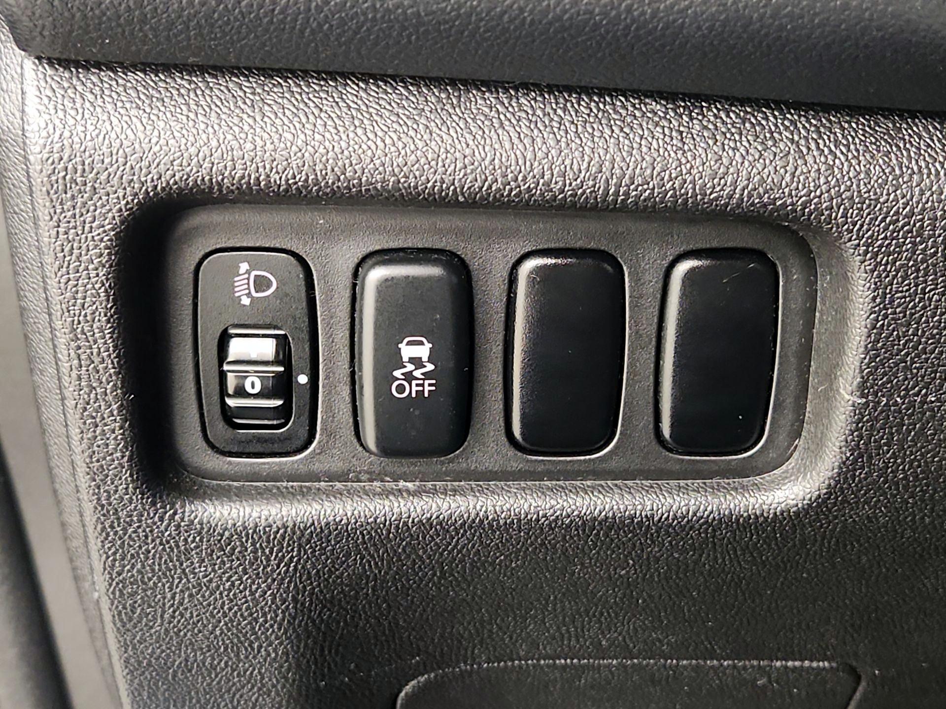 Thumbnail: 2015 Mitsubishi Outlander Sport - 13